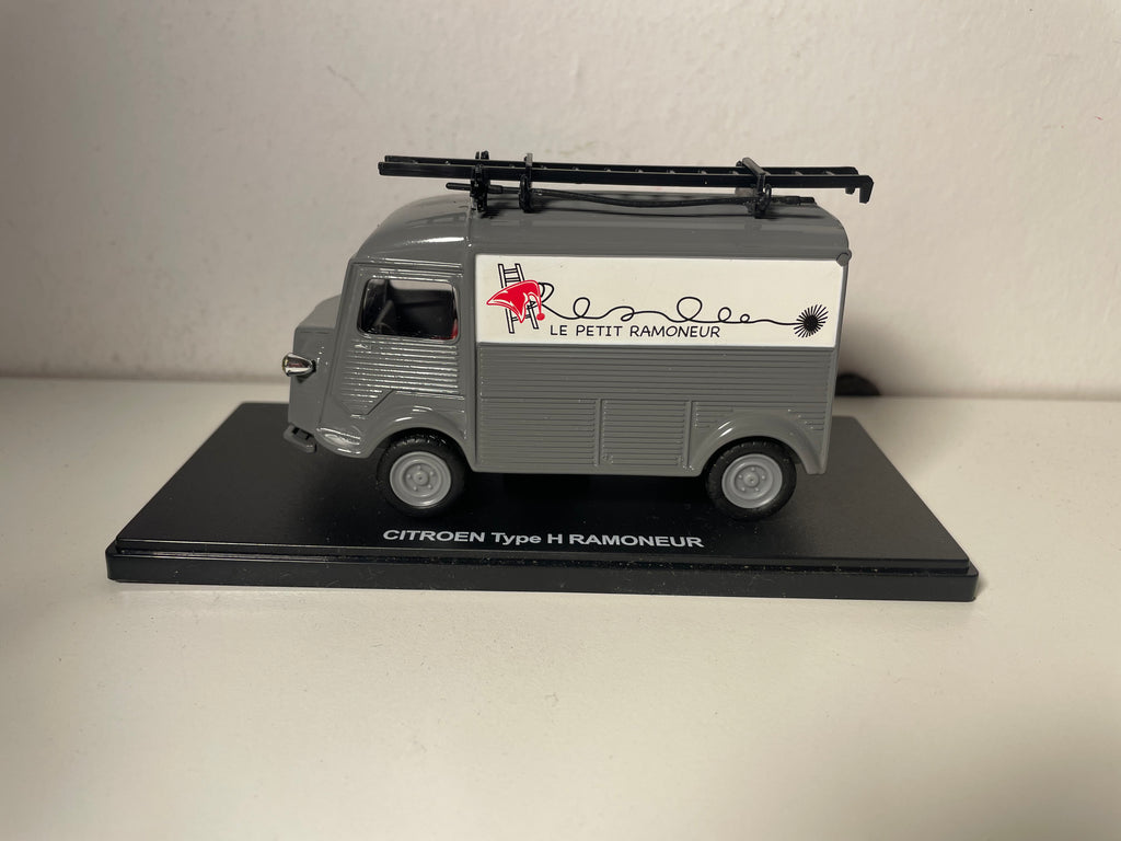 Citroën type H gris ramoneur (le petit ramoneur)