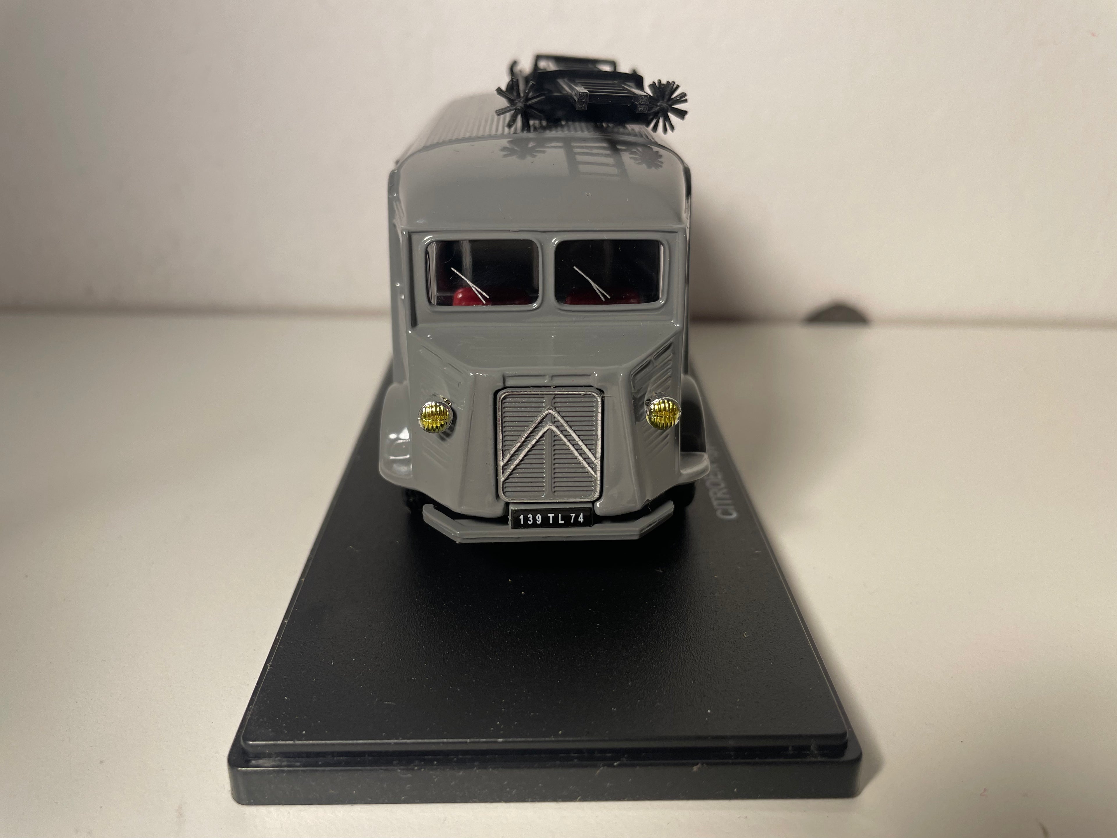 Citroën Typ H Schornsteinfeger (de klenge Schornsteinfeger)