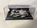 Audi R18 e-Tron Quattro bianca e grigia numero 1 (24 Ore di Le Mans 2012)