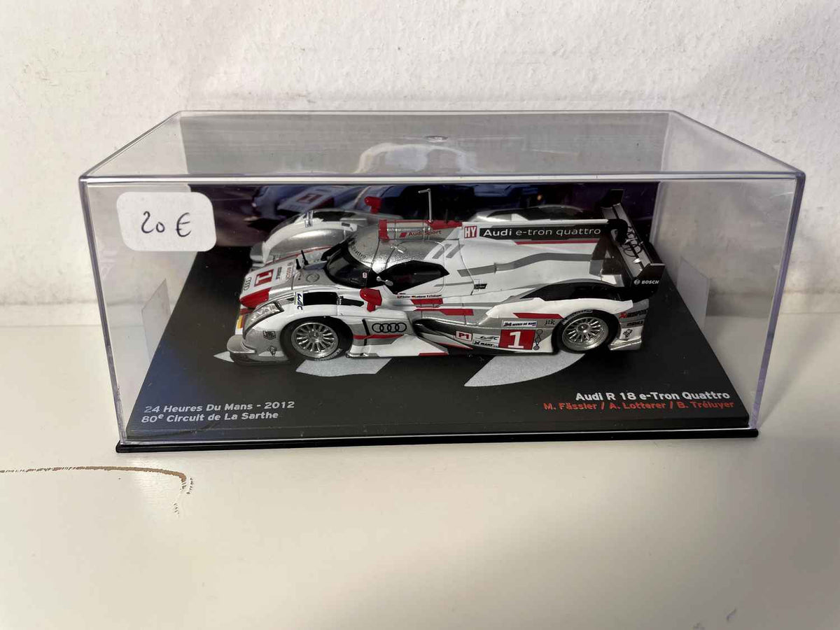 Audi R18 e-Tron Quattro blanche et grise numéro 1 (24 heures du Mans de 2012)
