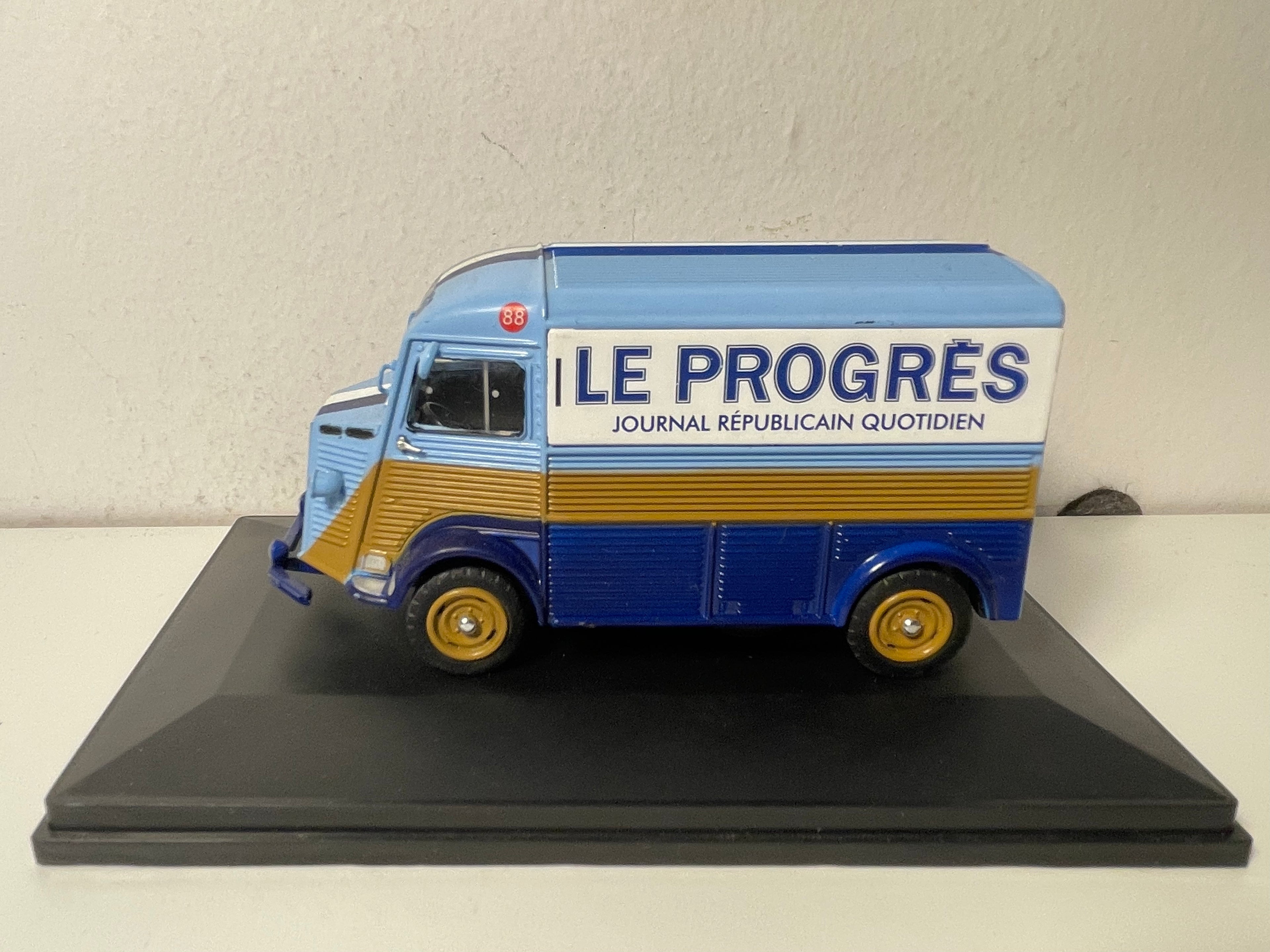 Citroën tipo HZ del 1951 furgoneta 850 kg periódico LE PROGRES