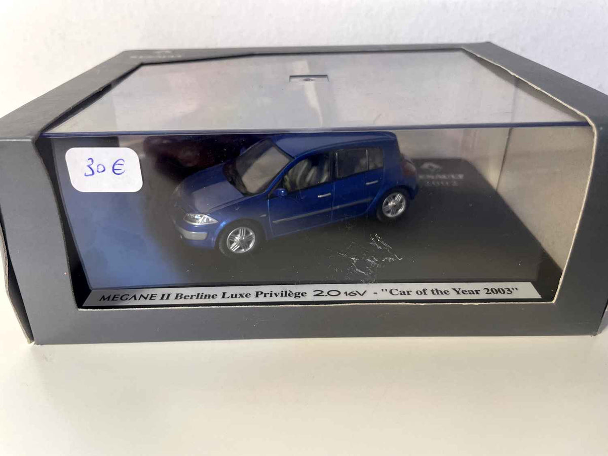 Renault Mégane 2 Berline Luxe Privilège 2.0 16V niebieska (samochód roku 2003) (pudełko prostokątne) - ELIGOR