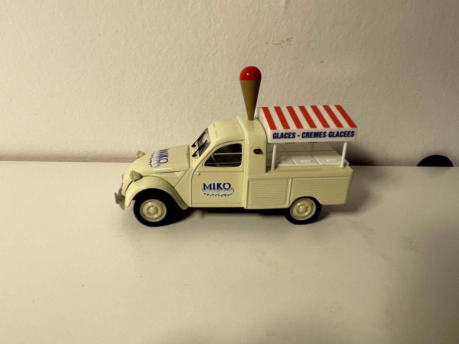 Citroën 2 CV Pick-up beige Lieferwagen mit MIKO-Werbung - Norev