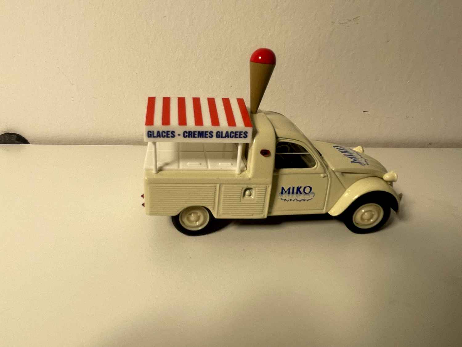 Citroën 2 CV Pick-up beige Lieferwagen mit MIKO-Werbung - Norev