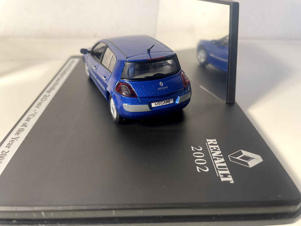Renault Mégane 2 Berline Luxe Privilège 2.0 16V niebieska (samochód roku 2003) (pudełko prostokątne) - ELIGOR