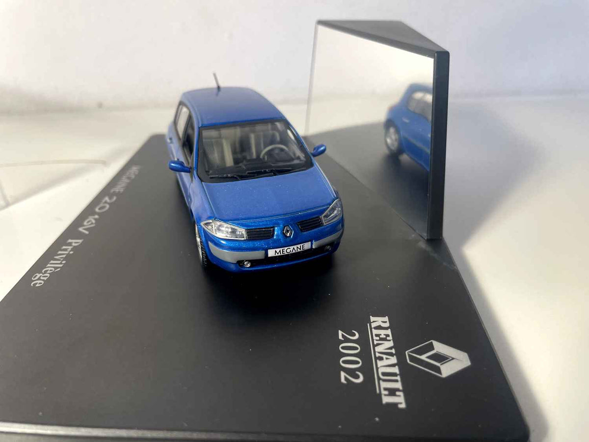 Renault Mégane 2.0 16V Privilège blo aus dem Joer 2002 (Rechthoek Box) - ELIGOR