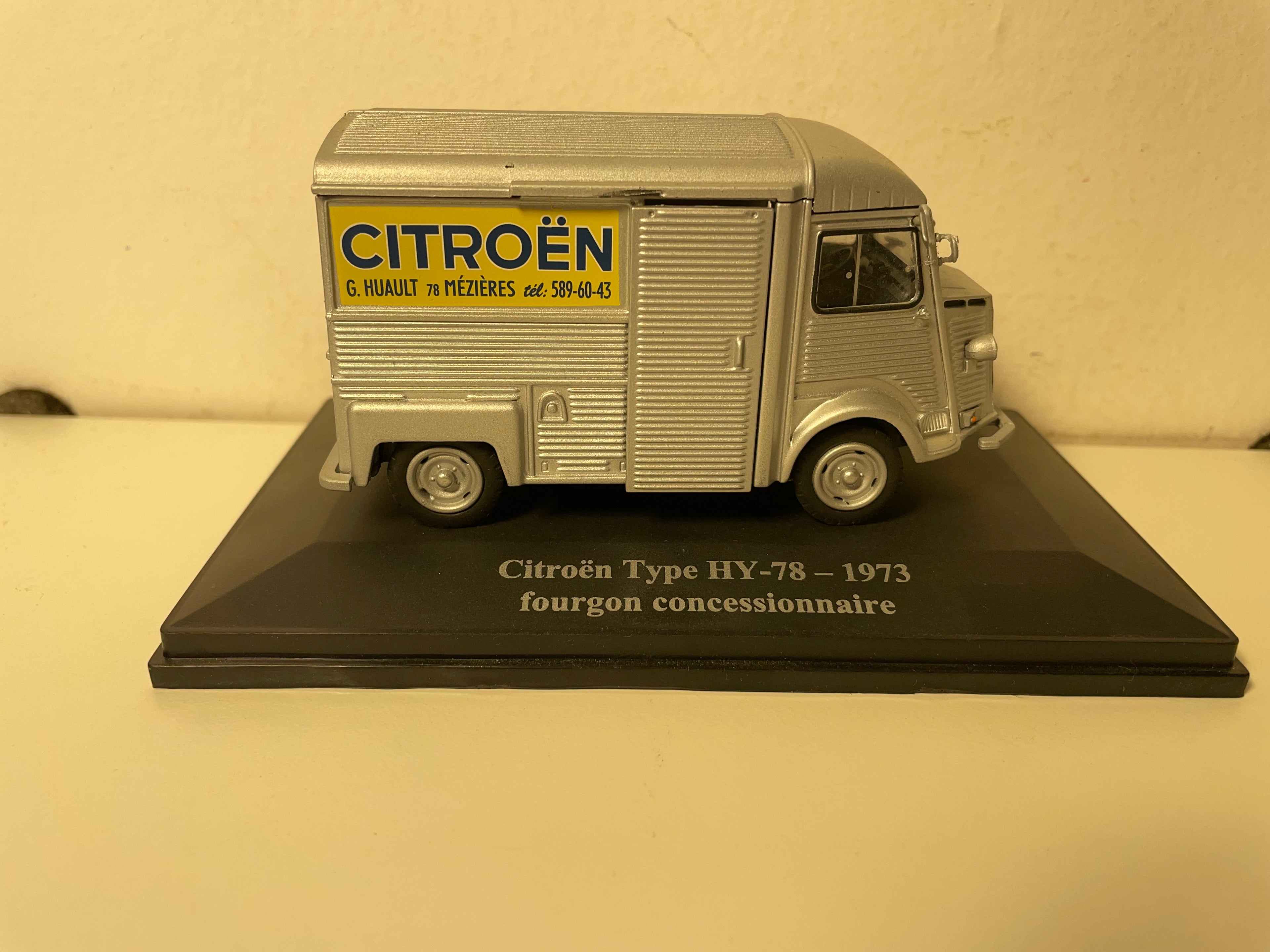 Citroën type HY-78 grey from 1973 - dealership van with Citroën logo