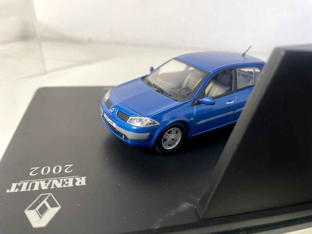 Renault Mégane 2.0 16V Privilège blo aus dem Joer 2002 (Rechthoek Box) - ELIGOR