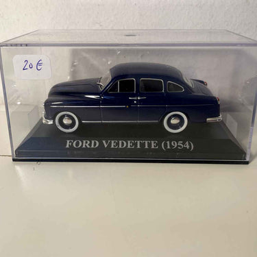 Ford Vedette bleue foncée de 1954