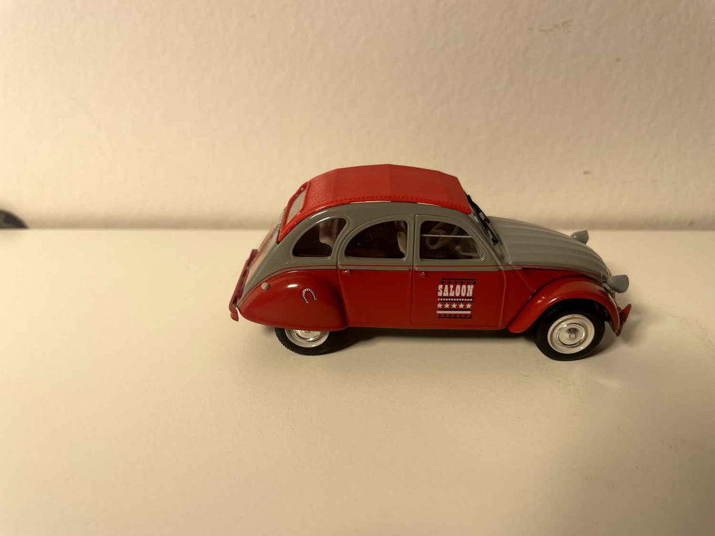 Citroën 2 CV 6 rojo y gris SALOON - Norev
