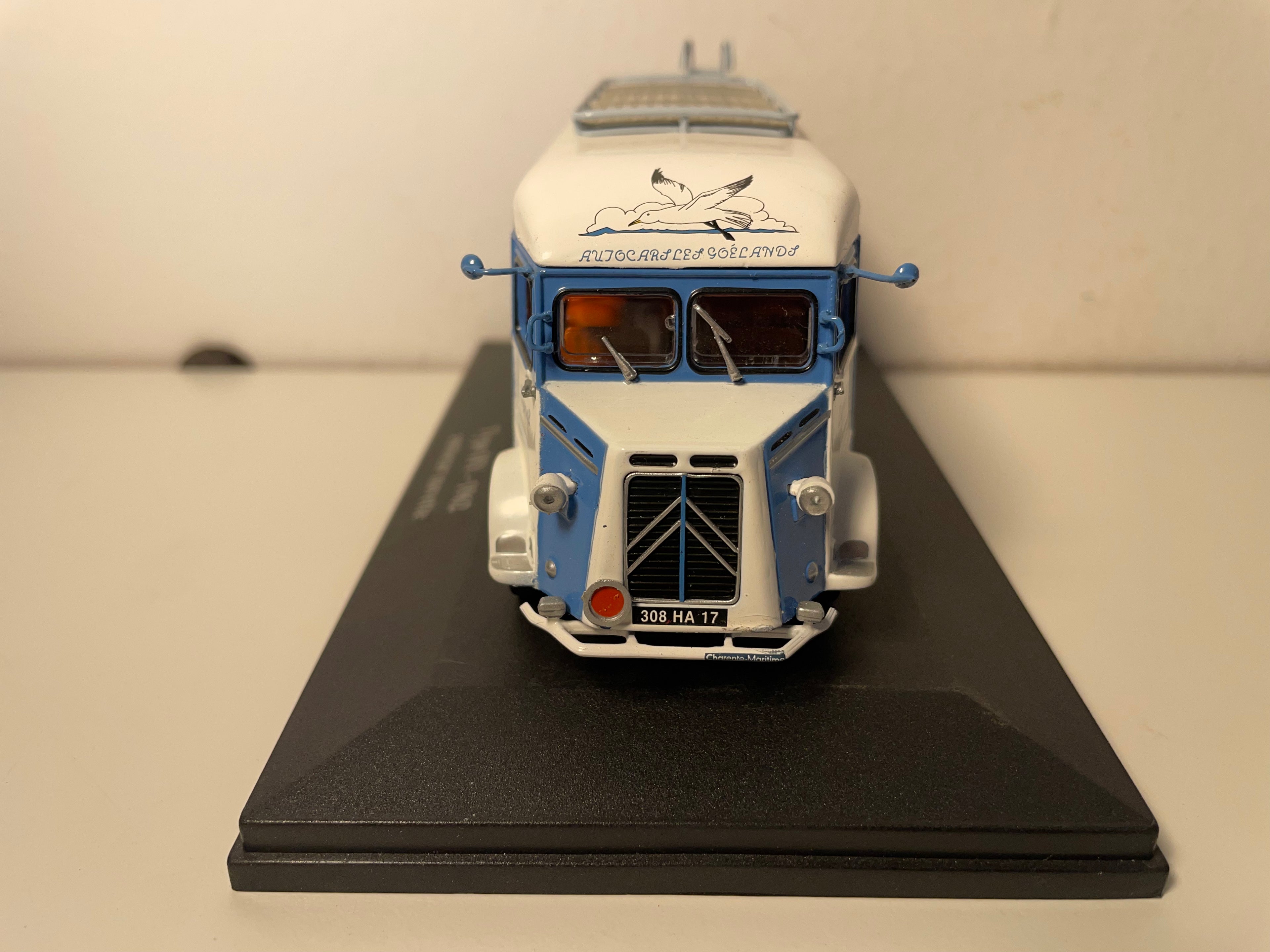 Citroën type HY blauw en wit uit 1962 - Shuttlebus "Les Goélands"