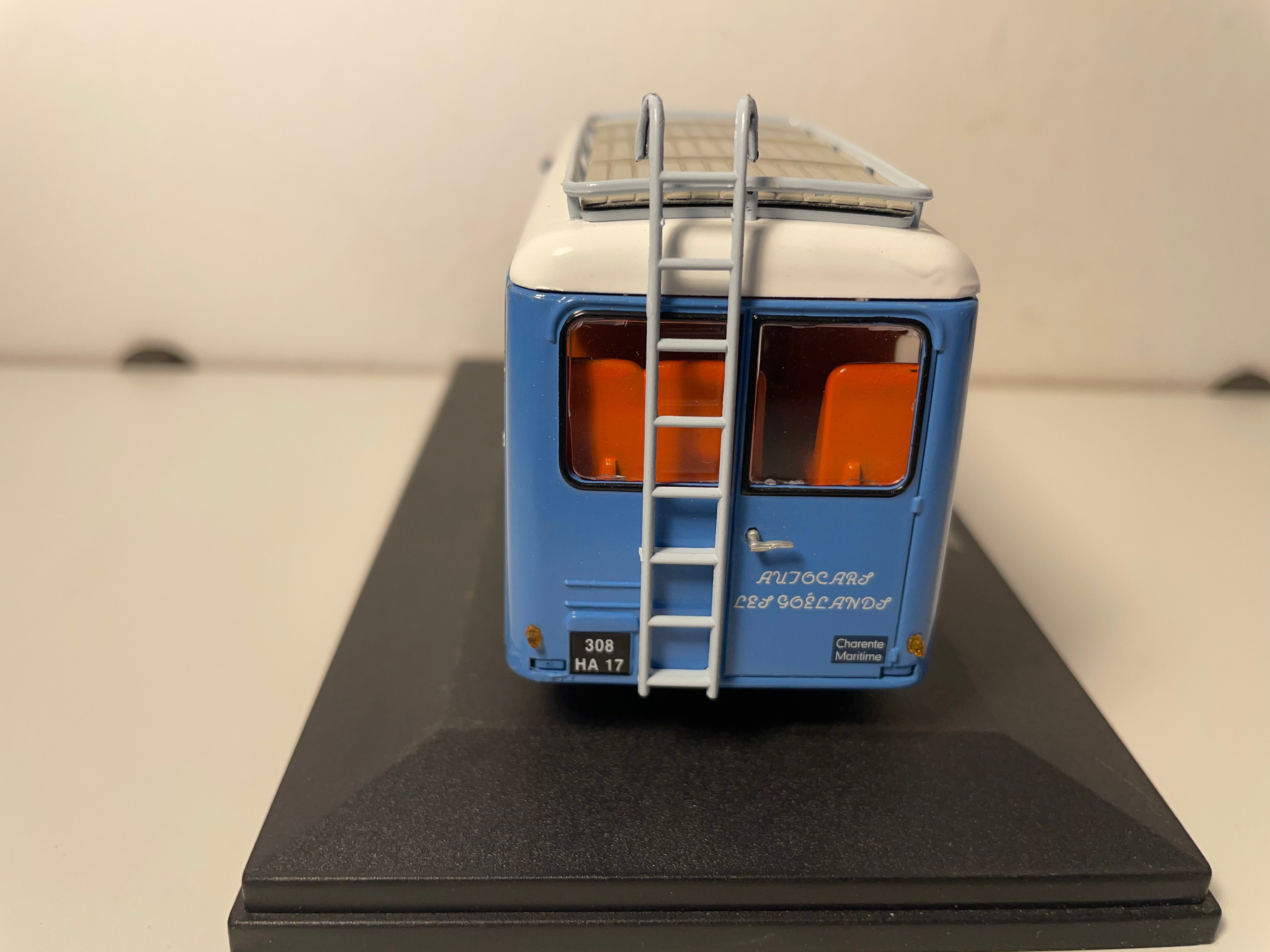 Citroën type HY blauw en wit uit 1962 - Shuttlebus "Les Goélands"