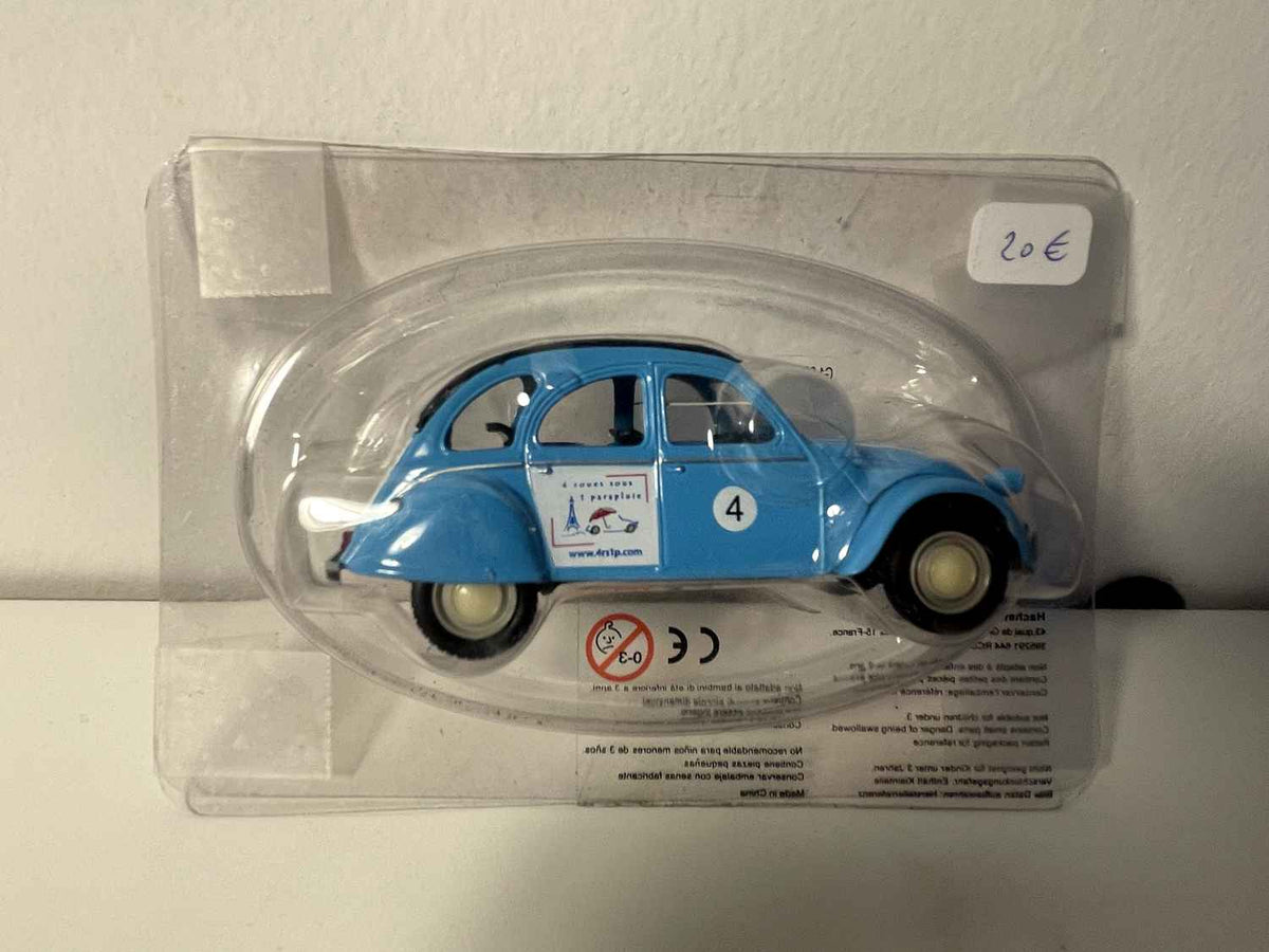 Citroën 2 CV 6 blu e tetto nero con il numero 4 e una pubblicità per l'agenzia di eventi "4 ruote sotto un ombrello" - Norev