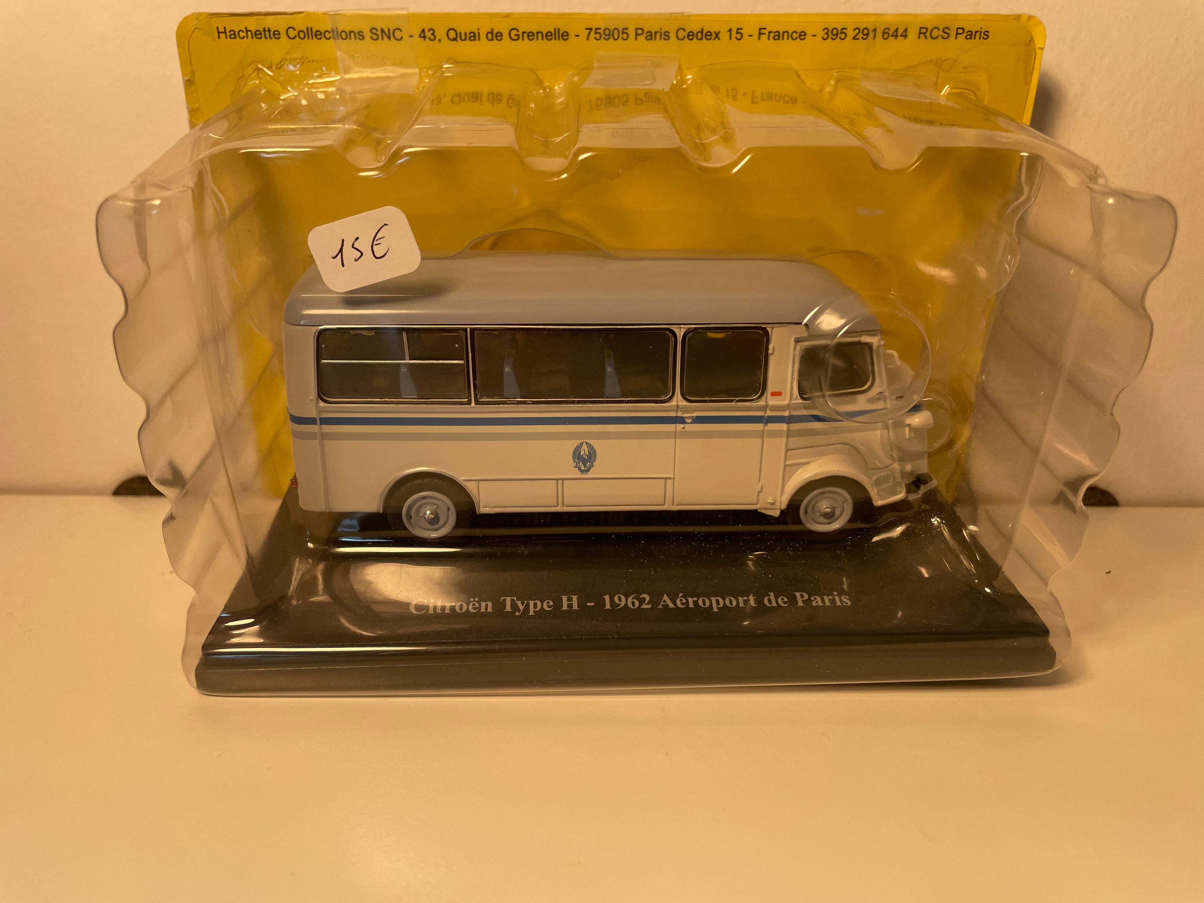 1962 Citroën Type H op de luchthaven van Parijs