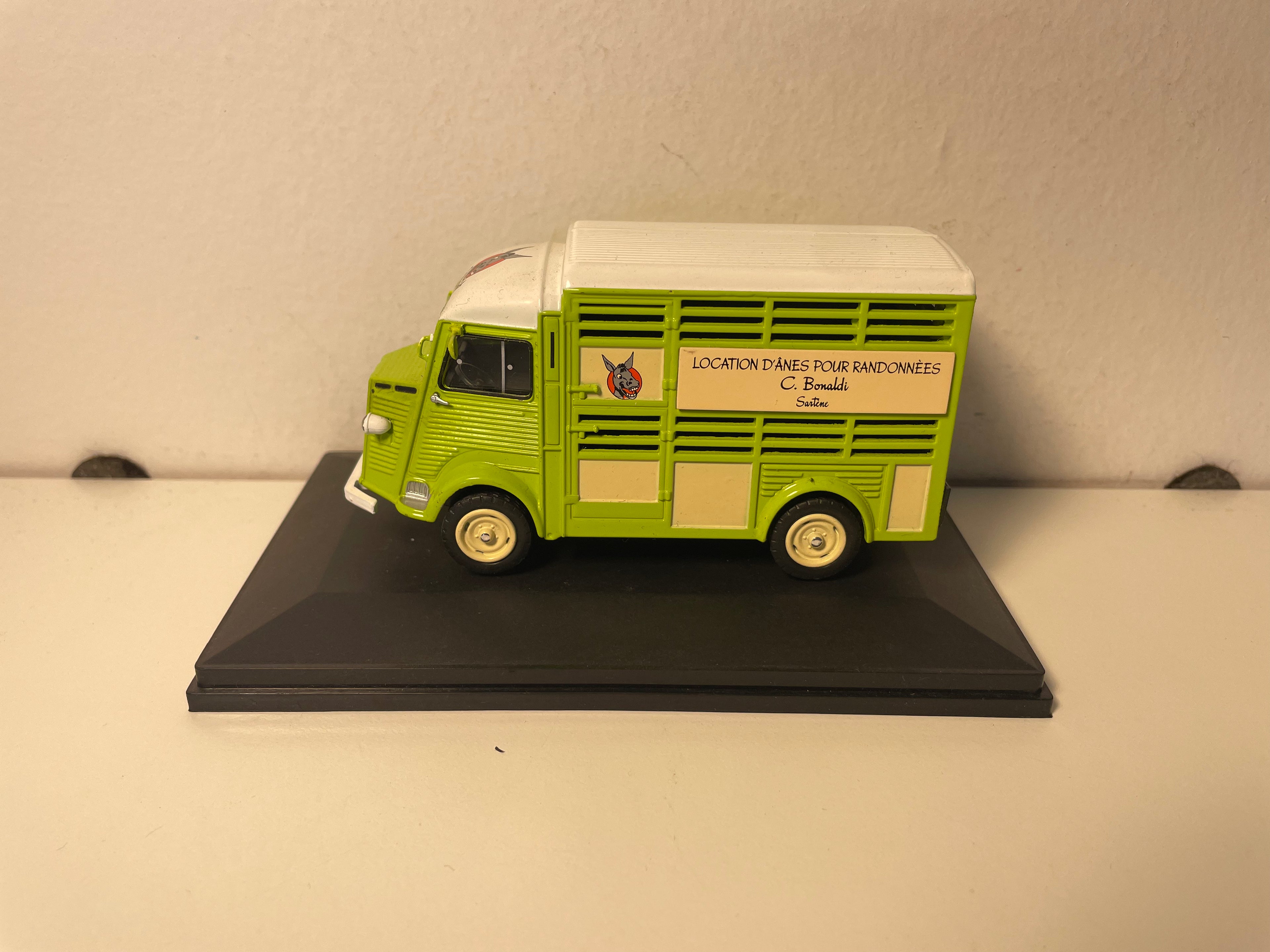 Citroën tipo HV verde pálido con techo blanco de 1958 - Remolque para ganado de 1500 kg (transporte de burros)