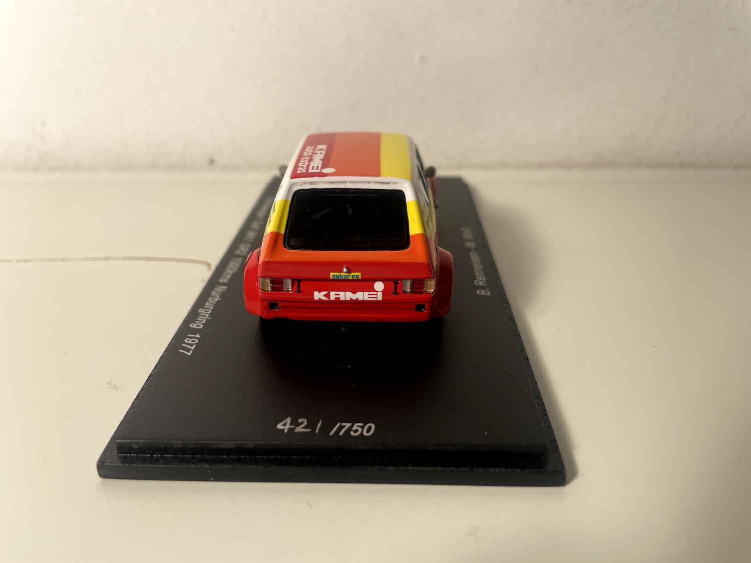 Volkswagen Golf MKI GR2 amarillo, naranja y rojo número 63 - 1000 km de Nurburgring (Alemania) de 1977 - SPARK