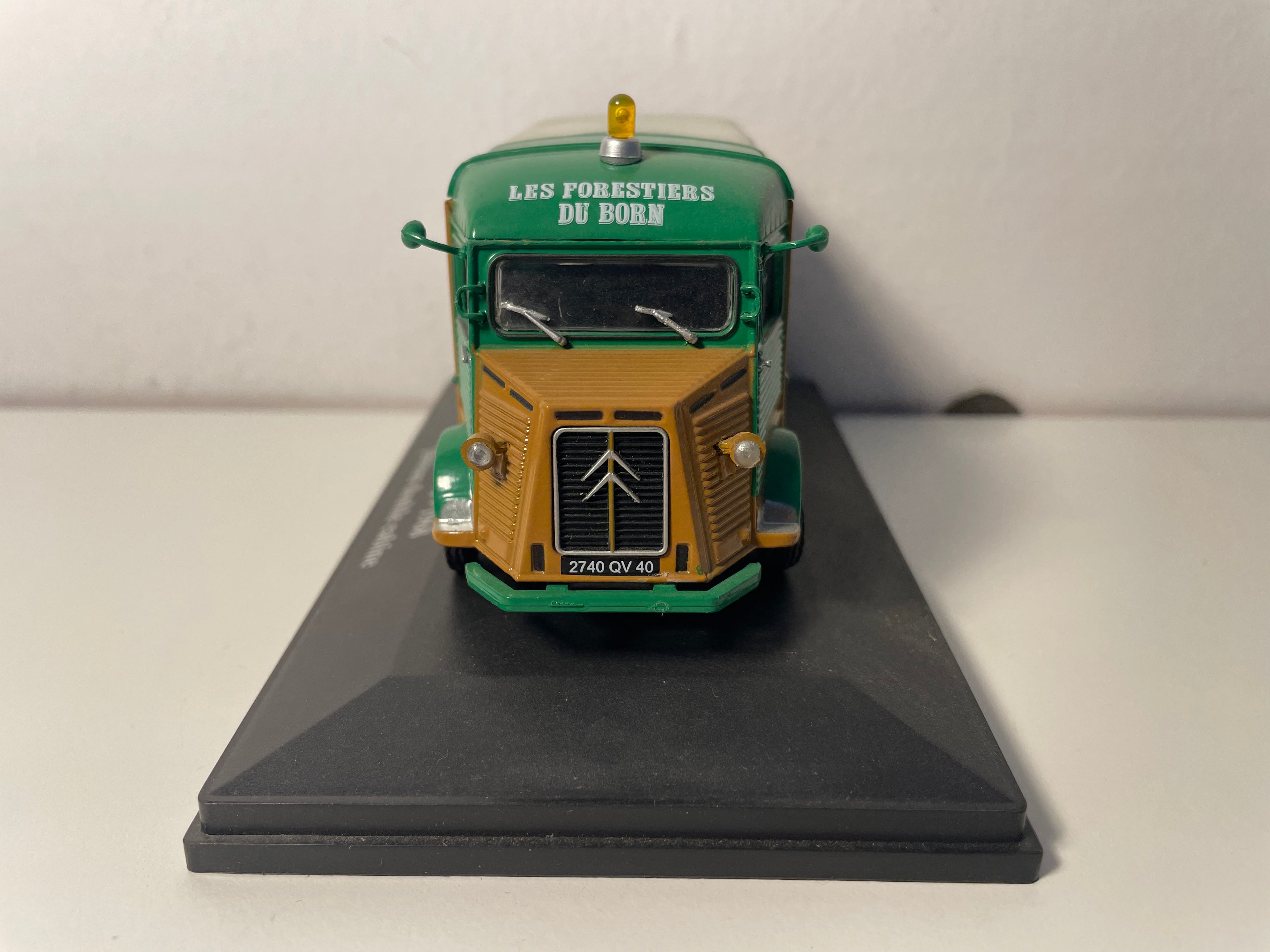 Citroën Type HY Green and Brown with Gray Cover from 1968 - Double Cab Chassis - Les forestiers du Born (Biscarrosse)