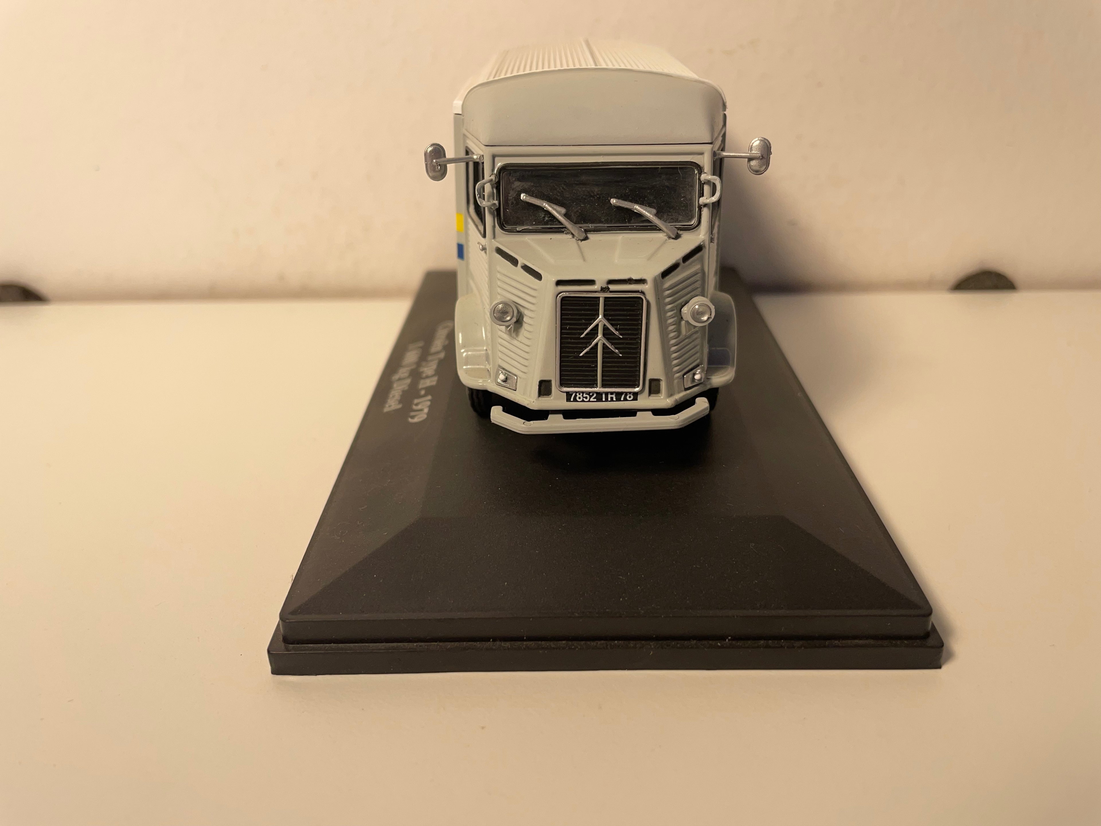 Citroën type H gris de 1979 1600 Kg Diésel - entreprise d'Electricité Lucien Padel