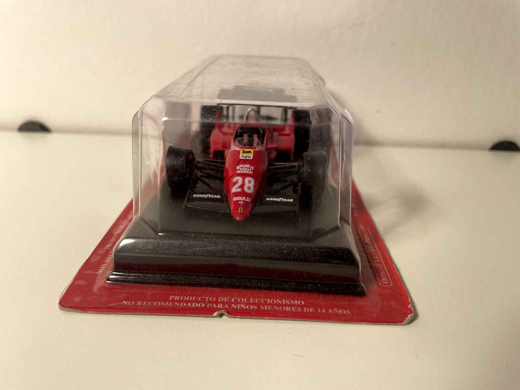 Ferrari 126 C4 rouge numéro 28 de 1984 - Formule 1 - René Arnoux blister)