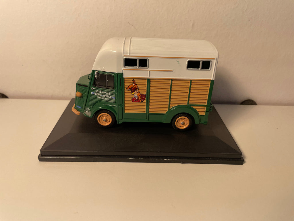 Citroën tipo H del 1958, club ippico