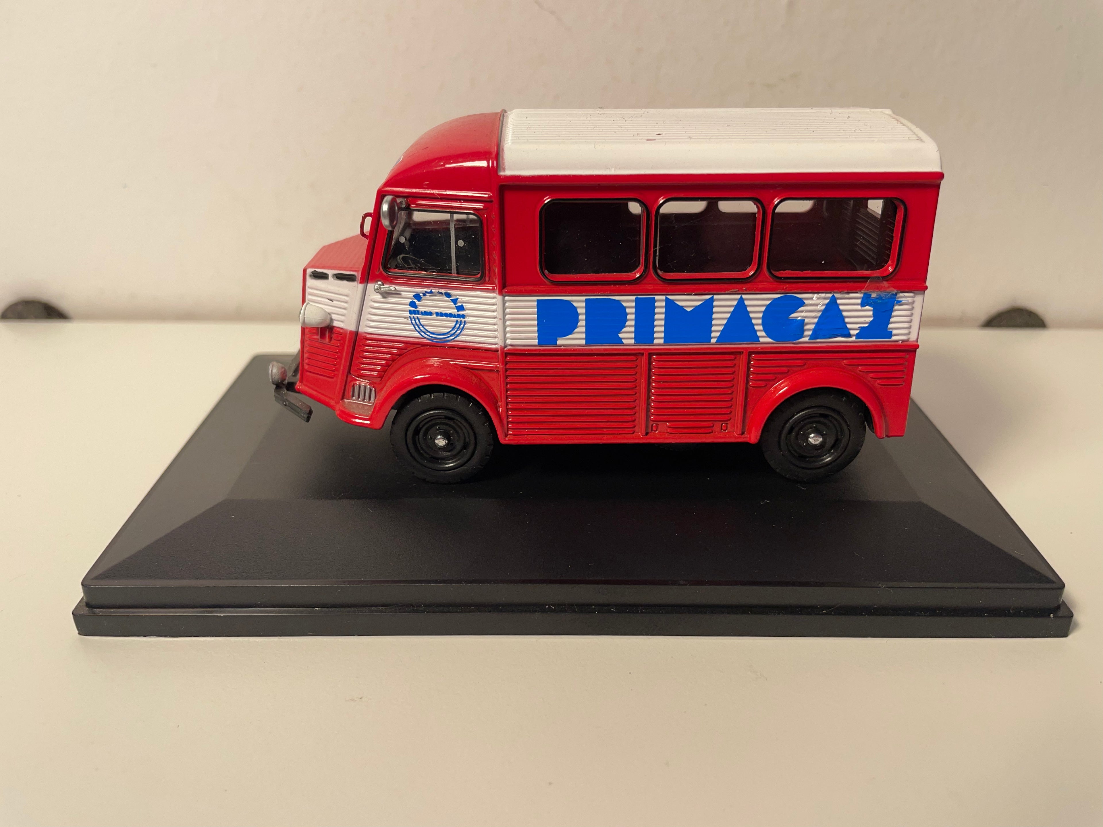 Citroën type H rood en wit PRIMAGAZ van 1951 - Primagaz Verkeersvoertuig