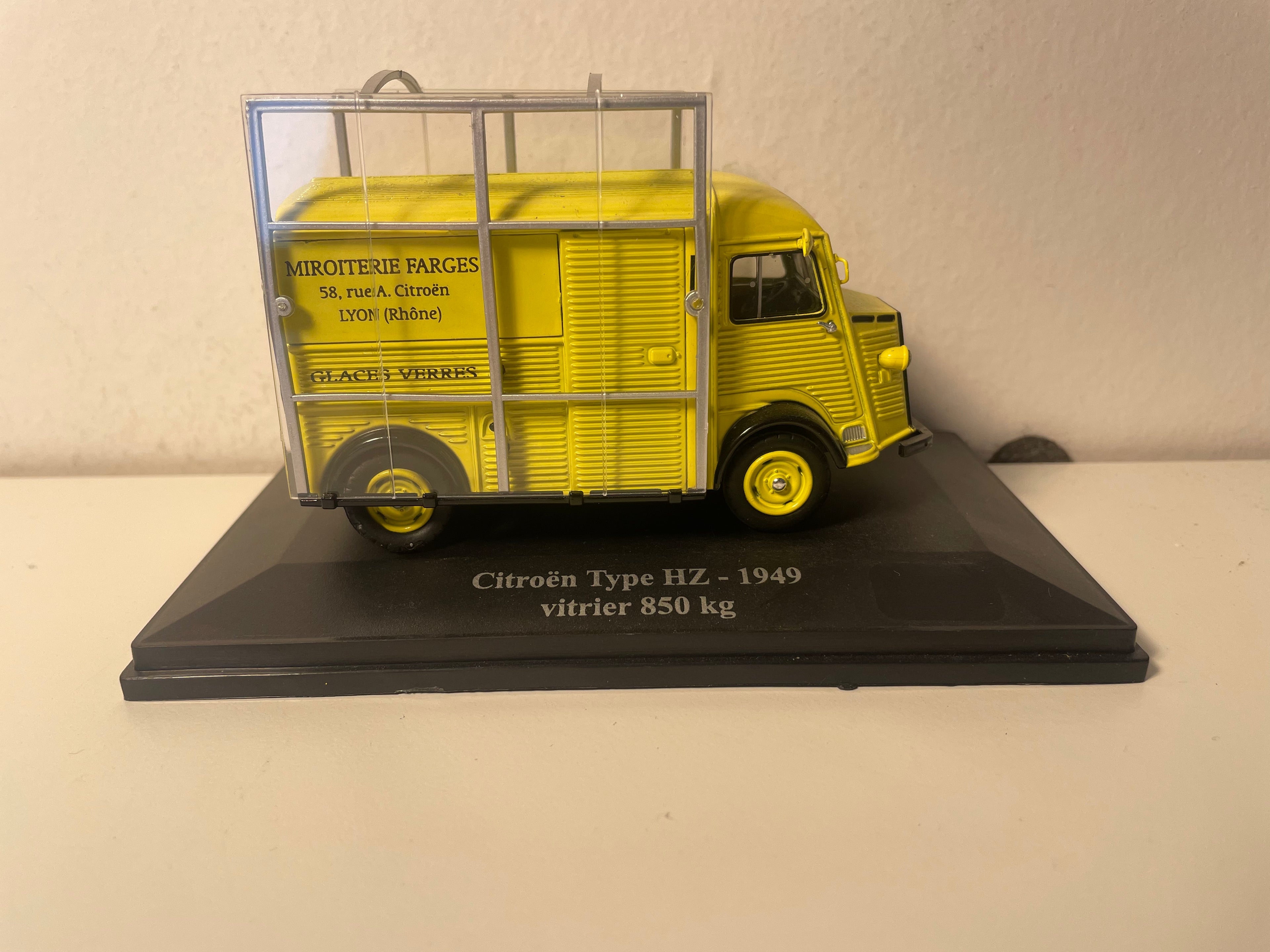 Citroën type HZ uit 1949 glazenmaker 850 kg