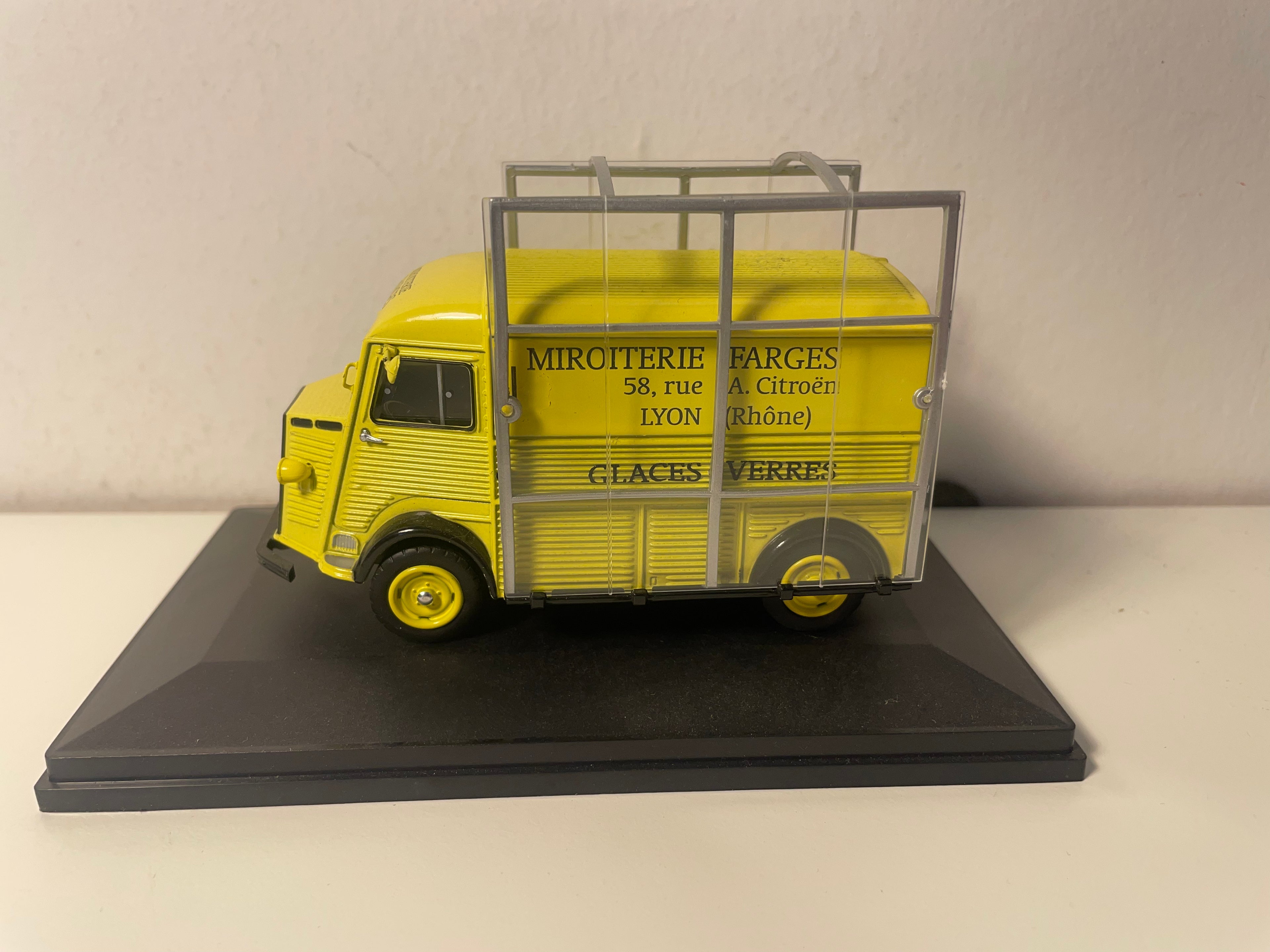 Citroën type HZ uit 1949 glazenmaker 850 kg
