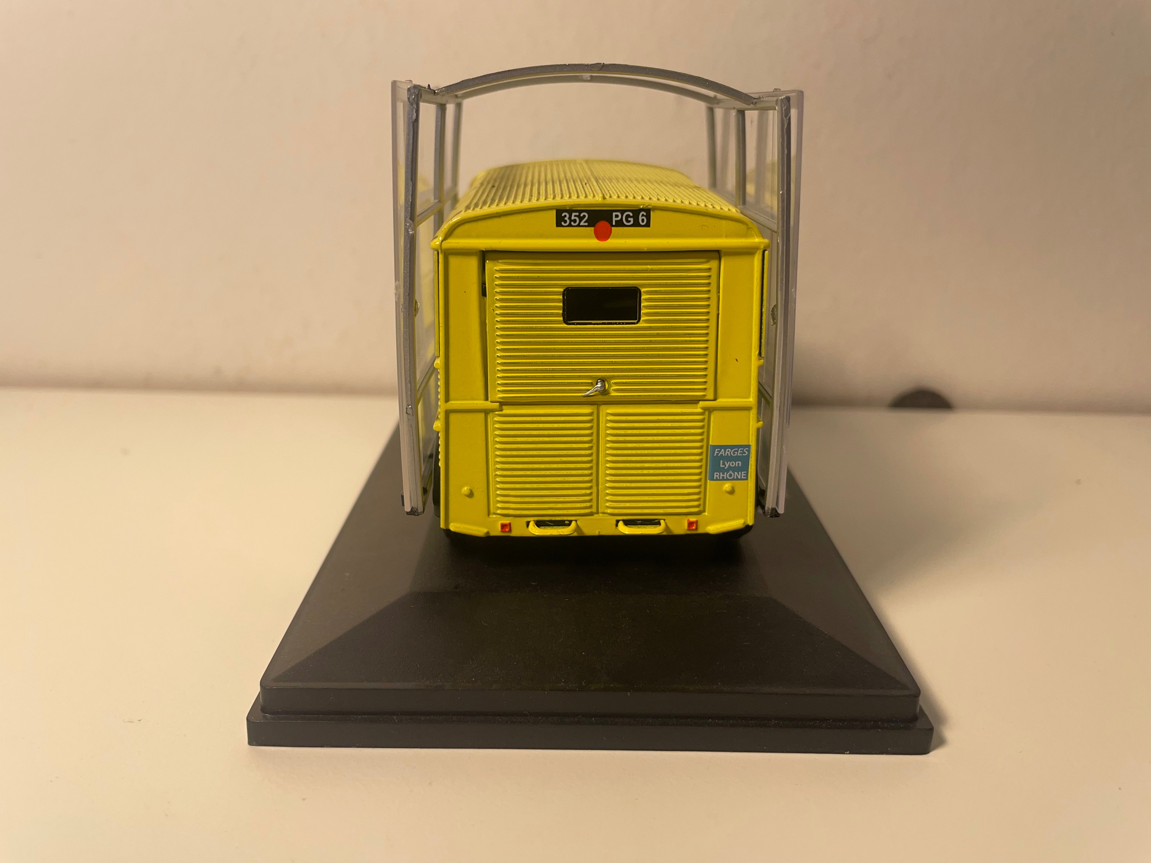 Citroën type HZ uit 1949 glazenmaker 850 kg