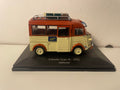 Autobus Citroën Tipo H beige e marrone del 1952 con bagagli sul tetto