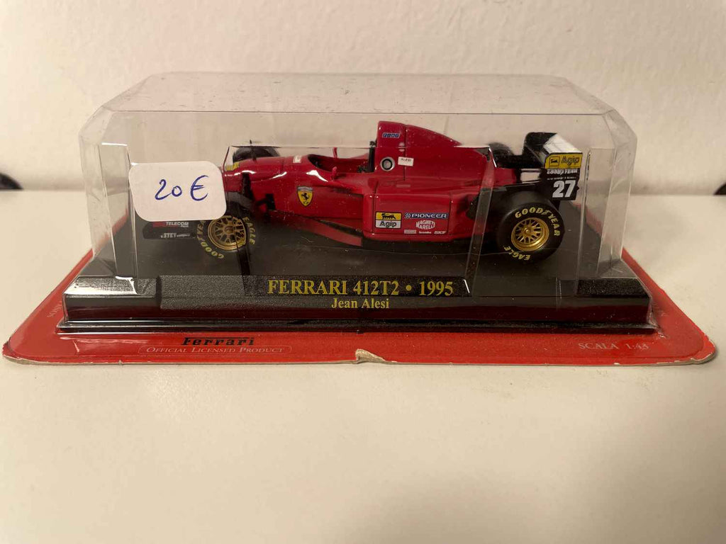 Ferrari 412T2 rouge numéro 27 de 1995 - Formule 1 - Jean Alési