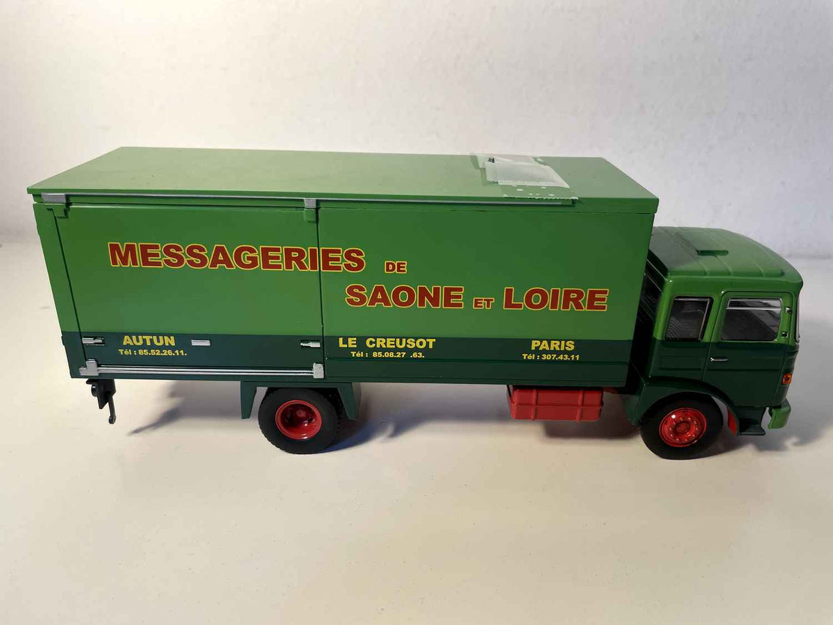 SAVIEM SM 200 green truck MESSAGERIES DE SAONE ET LOIRE (1 mirror to reattach)