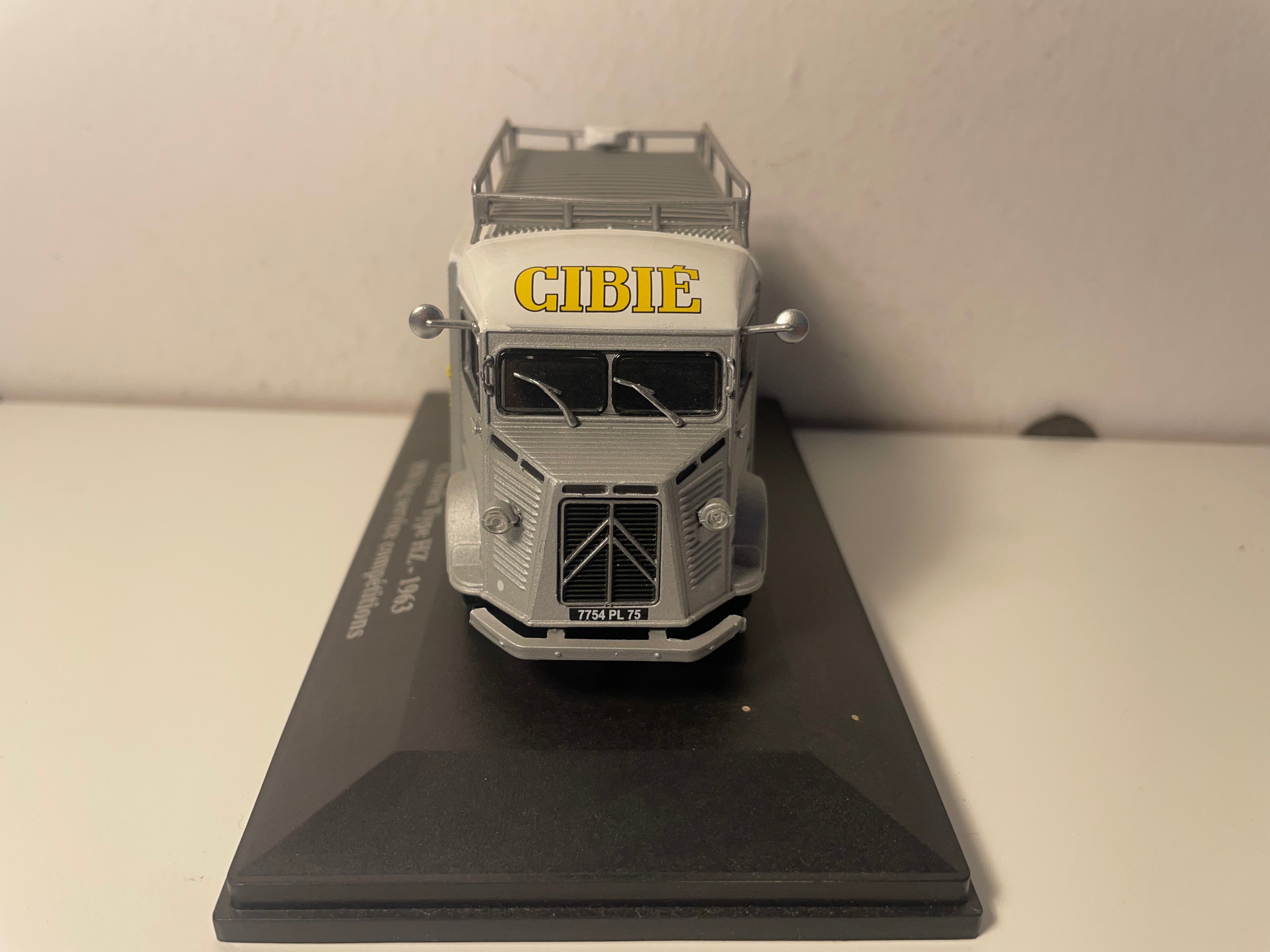 Citroën tipo HZ franja gris y amarilla de 1963 - Servicio de competición CIBIE de 850 kg