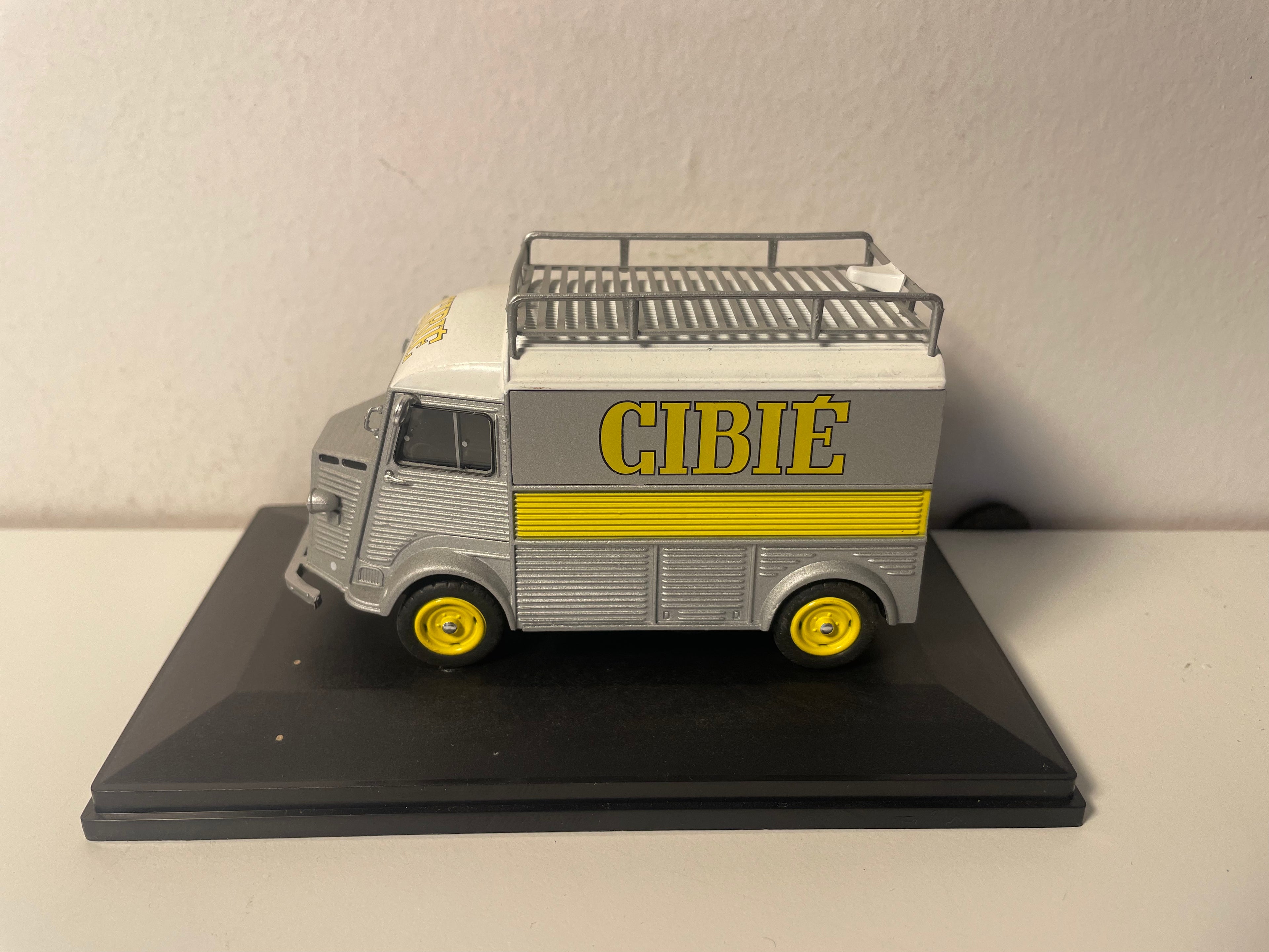 Citroën tipo HZ franja gris y amarilla de 1963 - Servicio de competición CIBIE de 850 kg