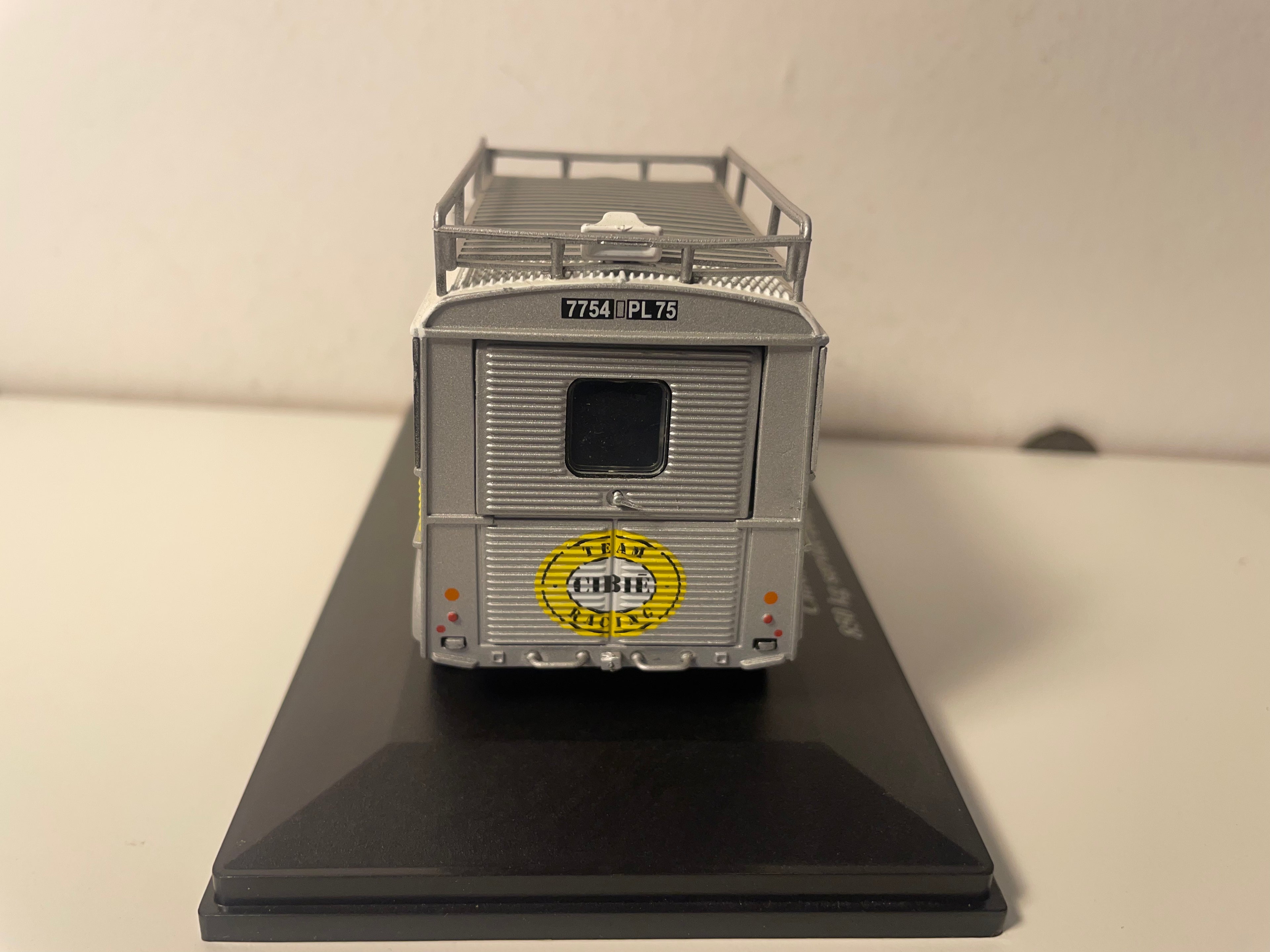 Citroën tipo HZ franja gris y amarilla de 1963 - Servicio de competición CIBIE de 850 kg
