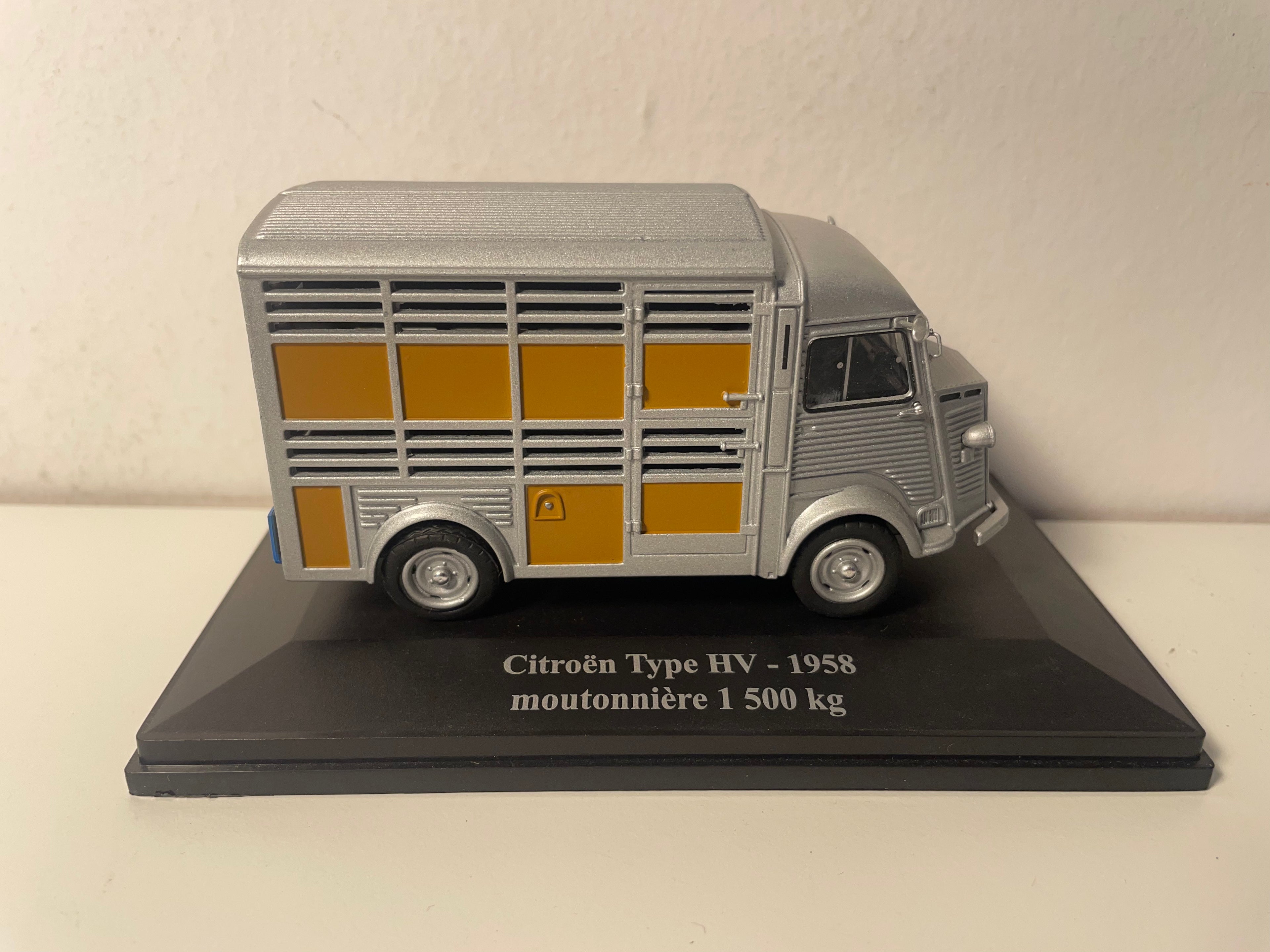 Citroën tipo HV de 1958 - Remolque para ovejas de 1500 kg