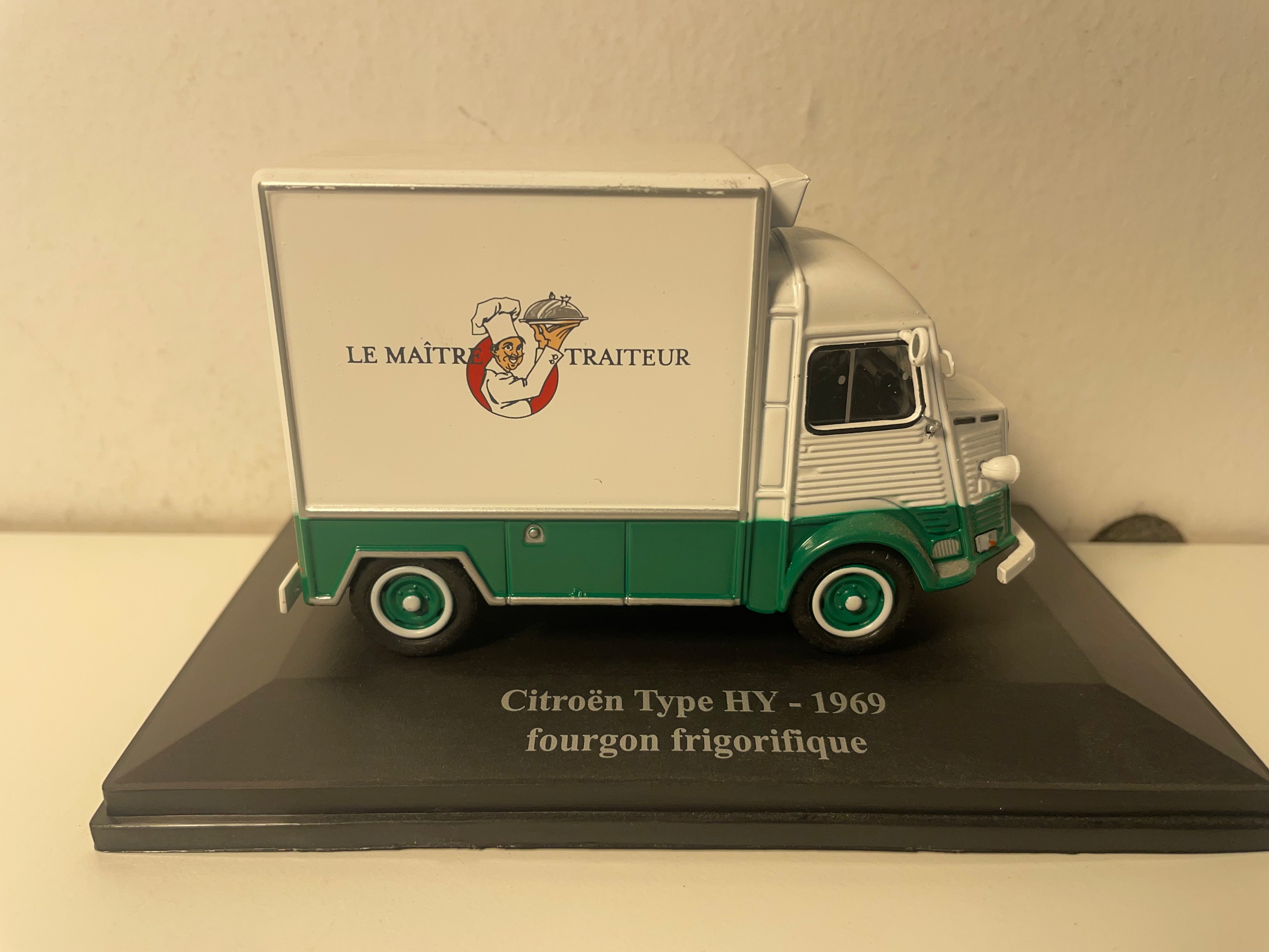Citroën type HY wit en groen van 1969 - gekoeld vrachtwagen (de meester cateraar)