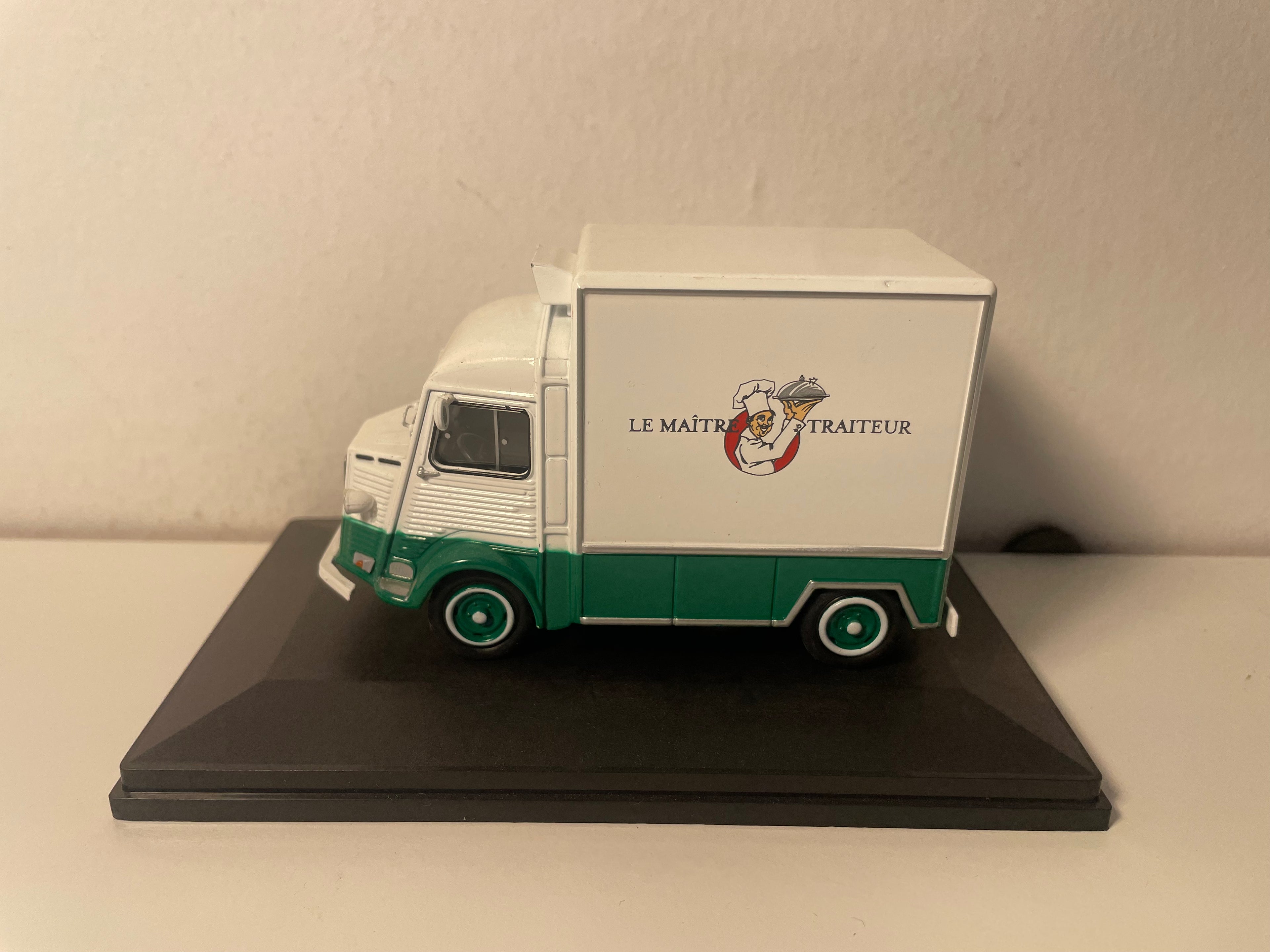 Citroën type HY wit en groen van 1969 - gekoeld vrachtwagen (de meester cateraar)