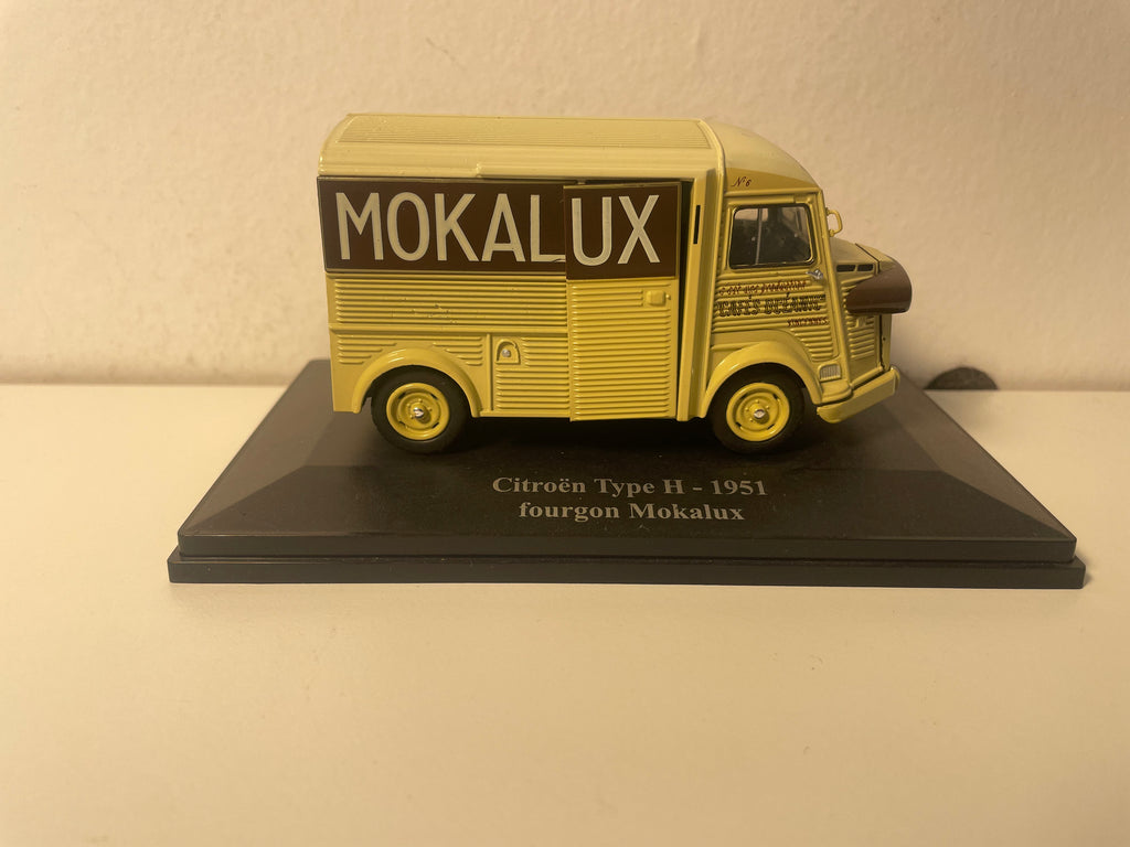 Citroën type H marron de 1951 - fourgon Mokalux (café) (manque un rétro)