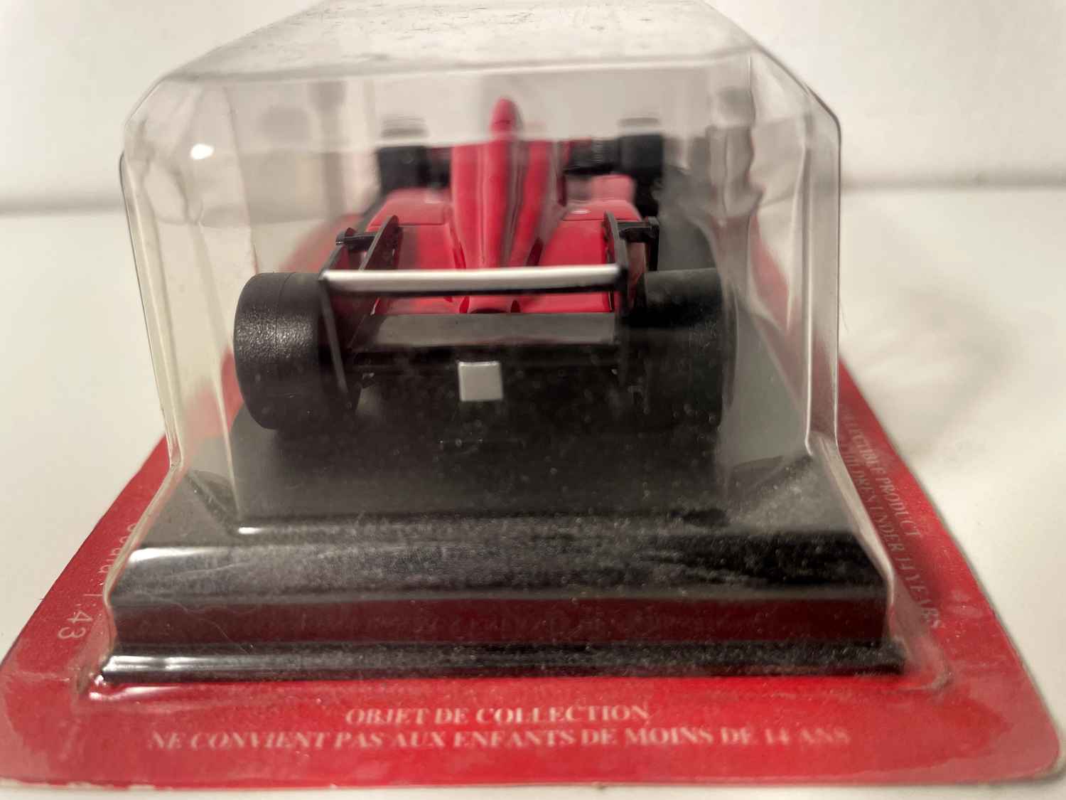 Ferrari F310 rouge numéro 1 de 1996 - formule 1 - Michael Schumacher