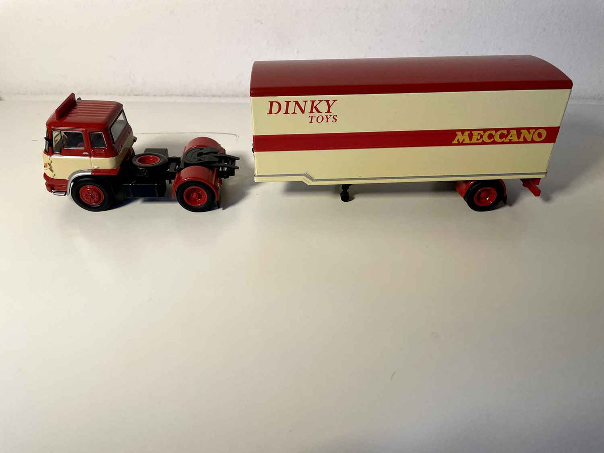 Camion Bedford TK estampillé DINKY-TOYS / MECCANO