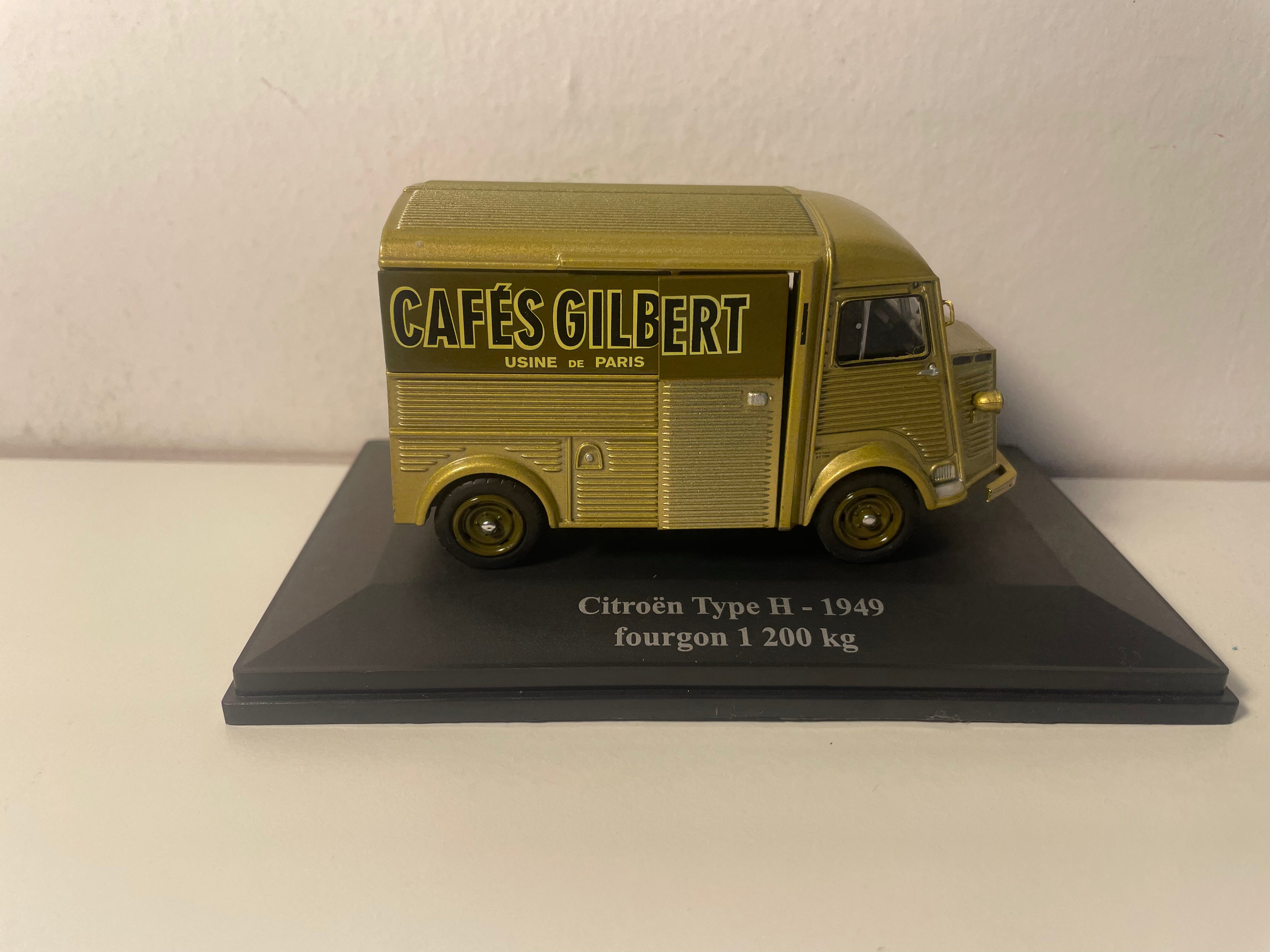 Citroën Typ H aus 1949 vun 1200 kg Caféen GILBERT