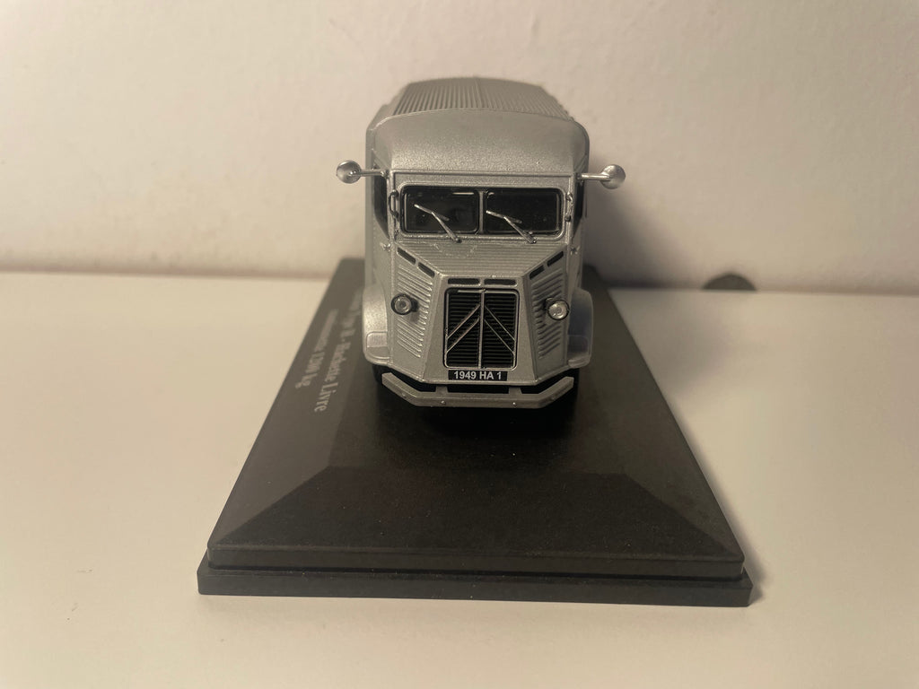 Citroën type H gris - camionnette 1200 Kg - Hachette livre