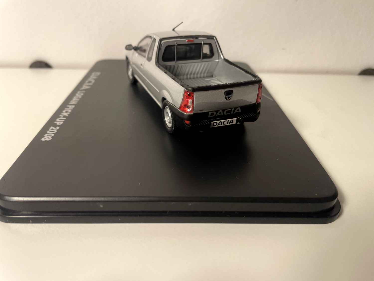 Dacia Logan pick-up gris de 2008 - Eligor