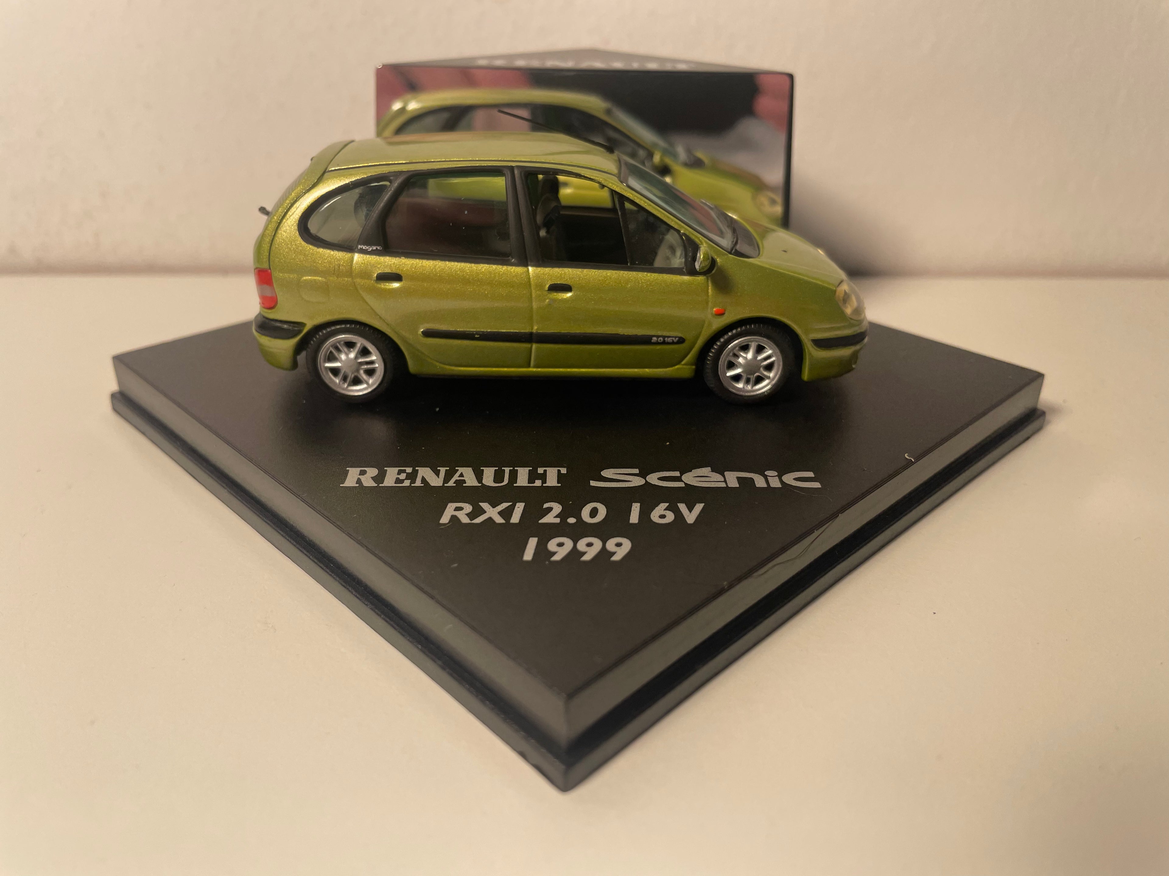 Renault Scénic RXI 2.0 16V verde de 1999 - VITESSE (caixa quadrada)