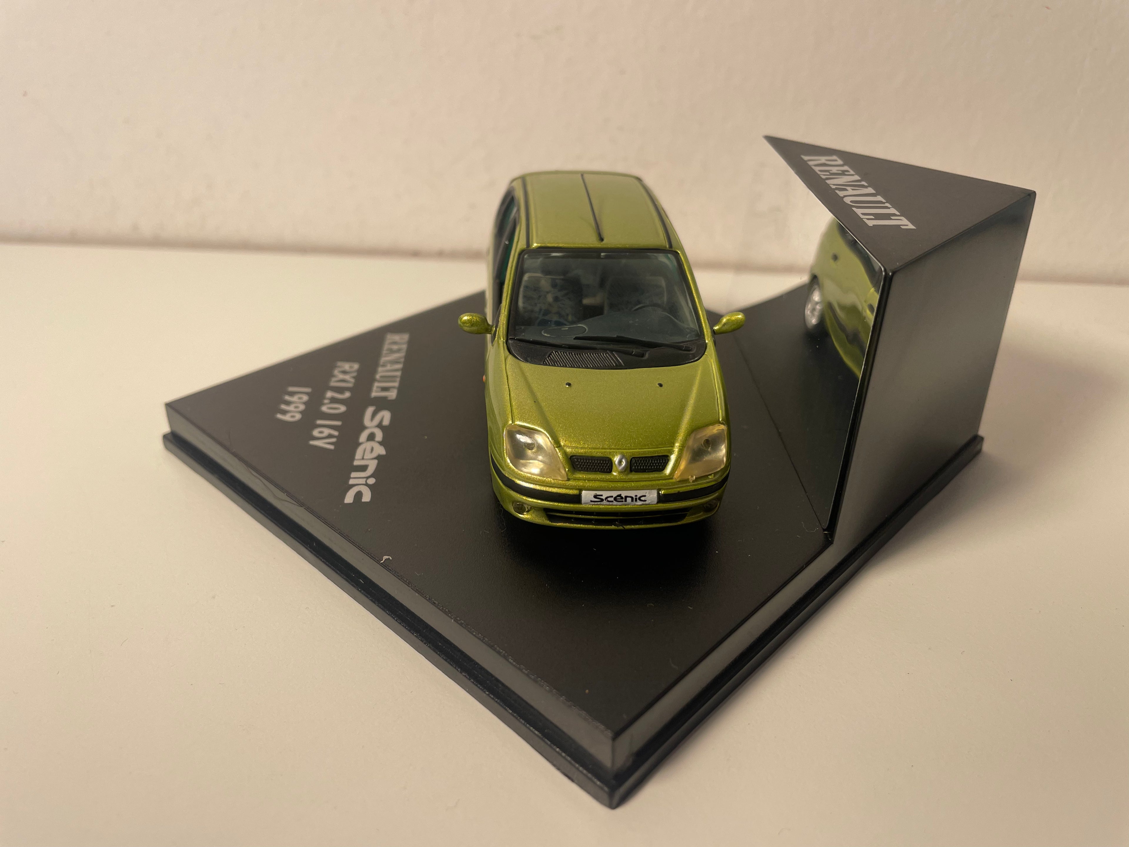 Renault Scénic RXI 2.0 16V verde de 1999 - VITESSE (caixa quadrada)