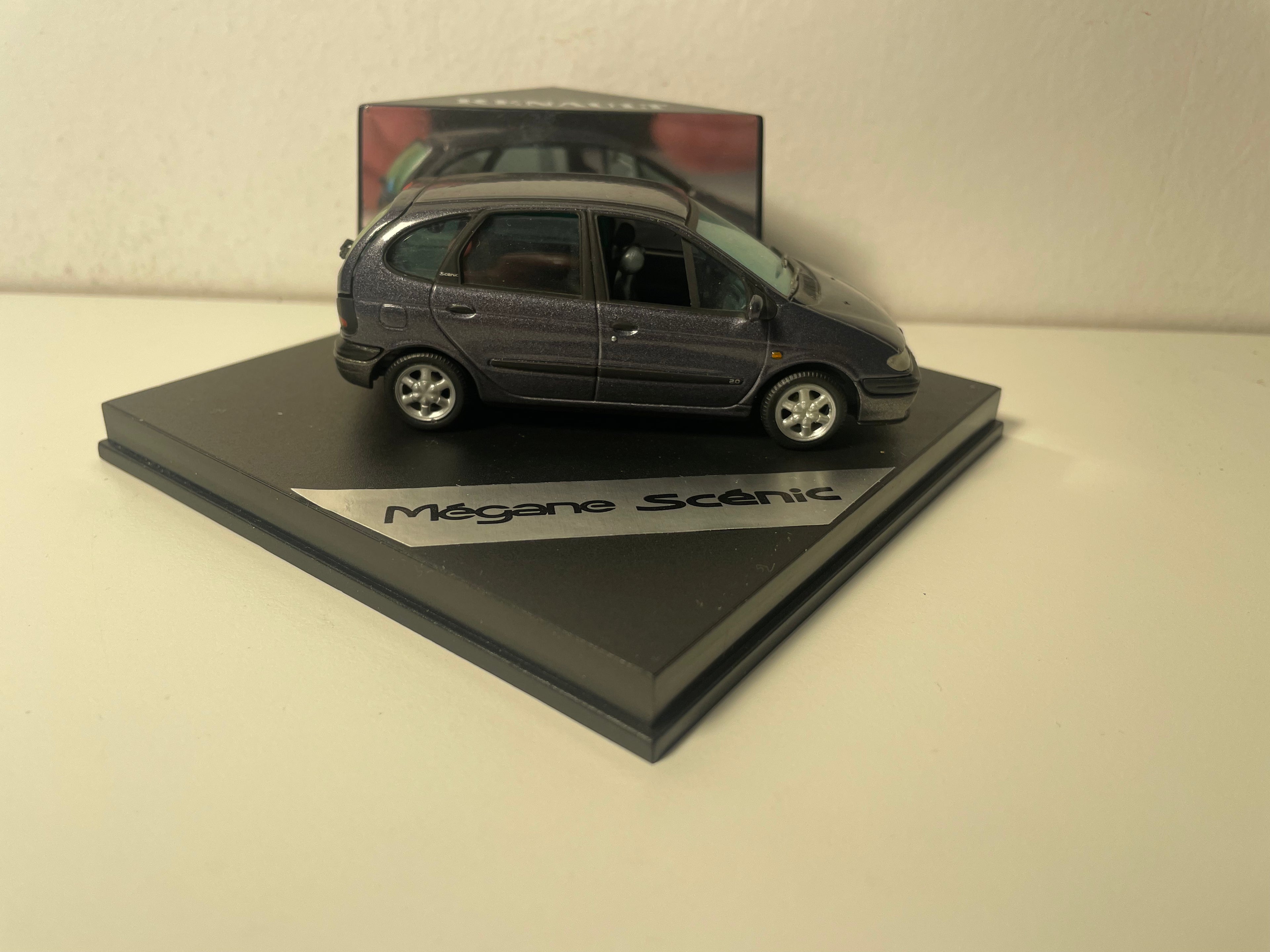 Renault Mégane Scénic Dark Blue - VITESSE (Square Box Set)