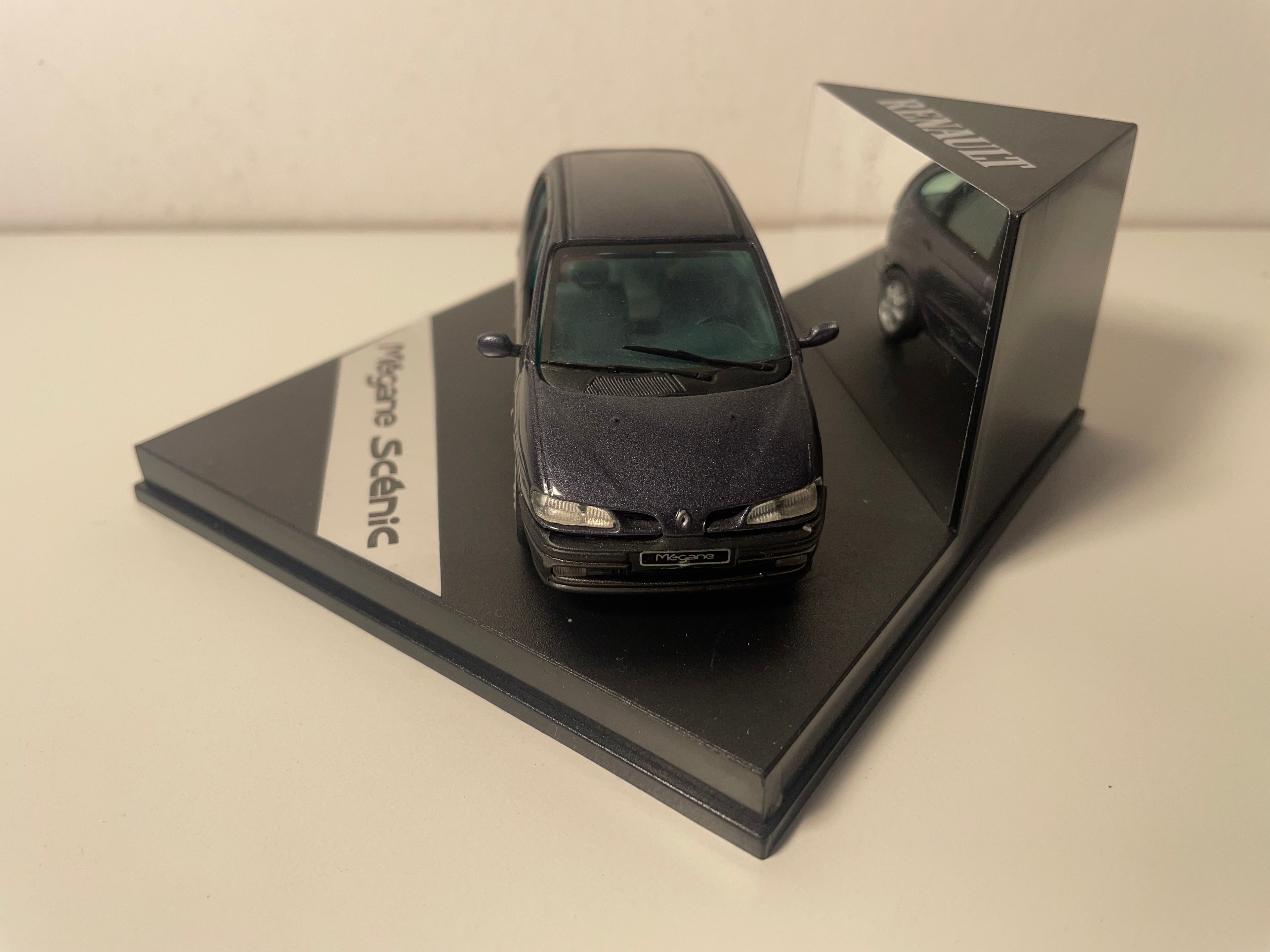 Renault Mégane Scénic Dark Blue - VITESSE (Square Box Set)