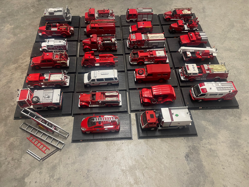 Véhicules de pompiers (lot de 26 véhicules): EN L'ETAT
