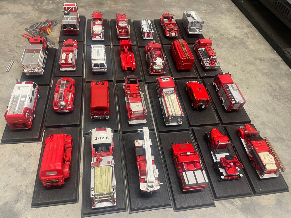 Véhicules de pompiers (lot de 26 véhicules): EN L'ETAT