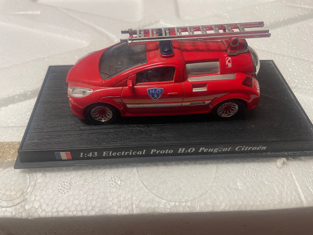 Véhicules de pompiers (lot de 26 véhicules): EN L'ETAT